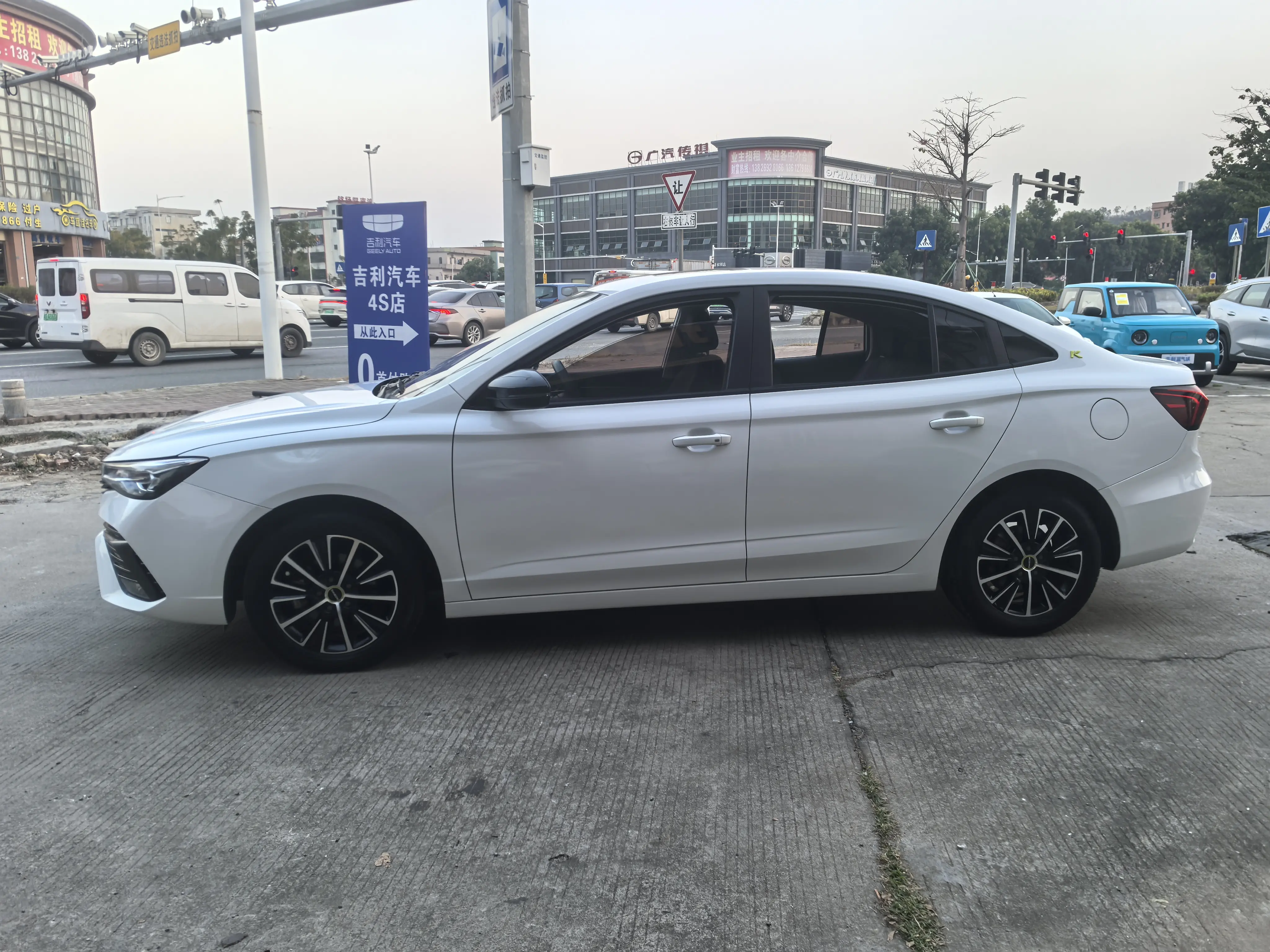 Roewe i5  из Китая