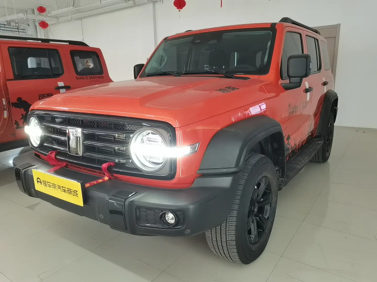 Tank 300  из Китая