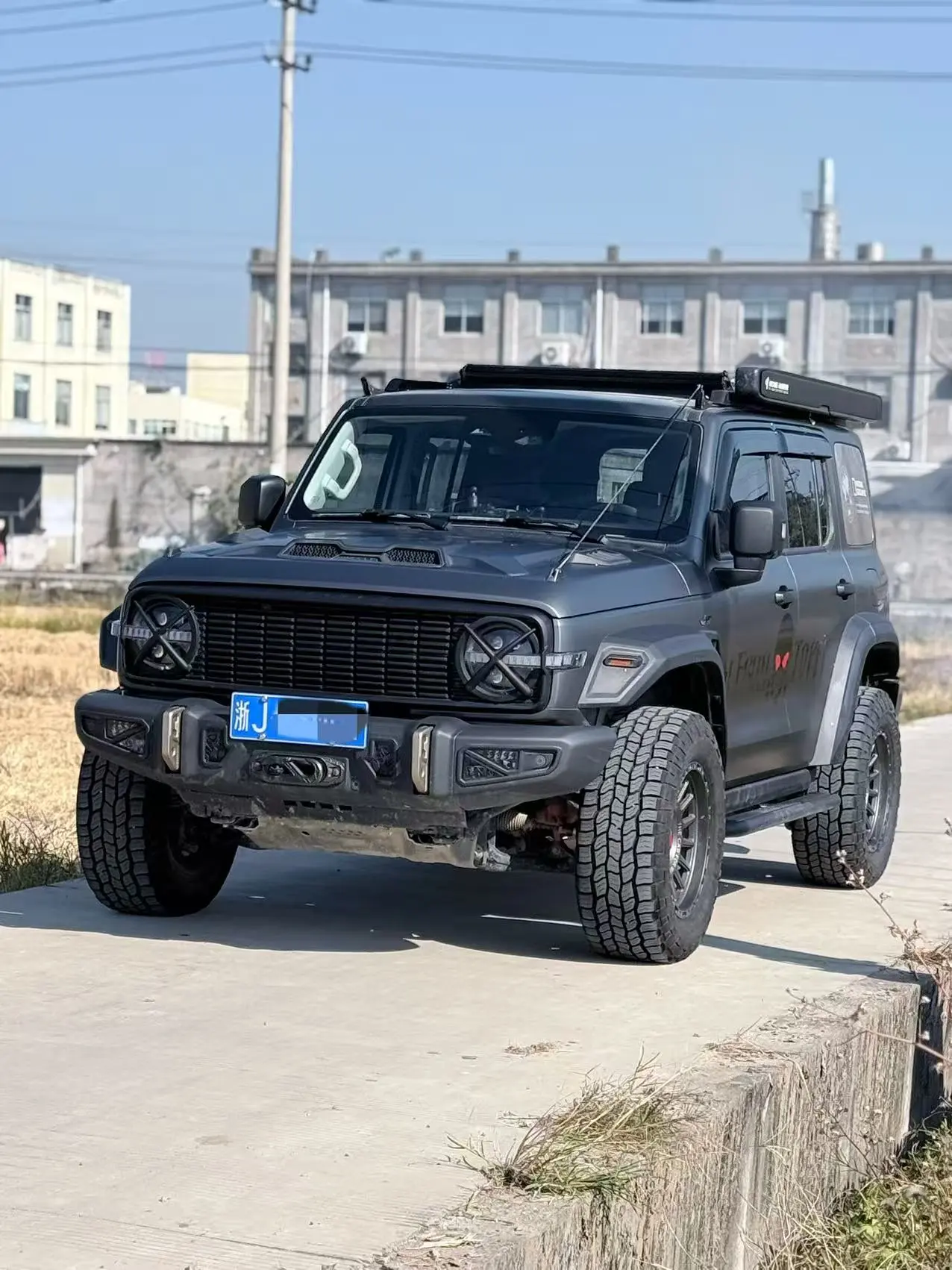 Tank 300  из Китая