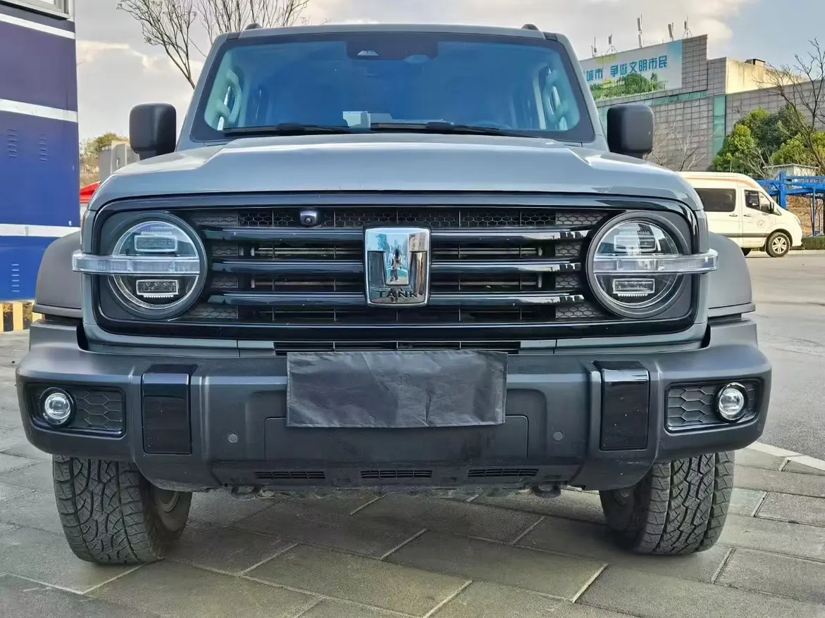 Tank 300  из Китая