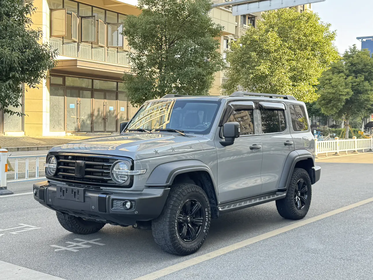 Tank 300  из Китая