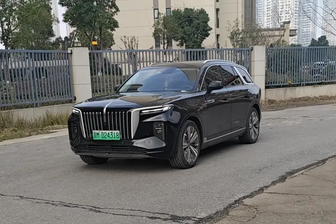 Hongqi E-HS9  из Китая