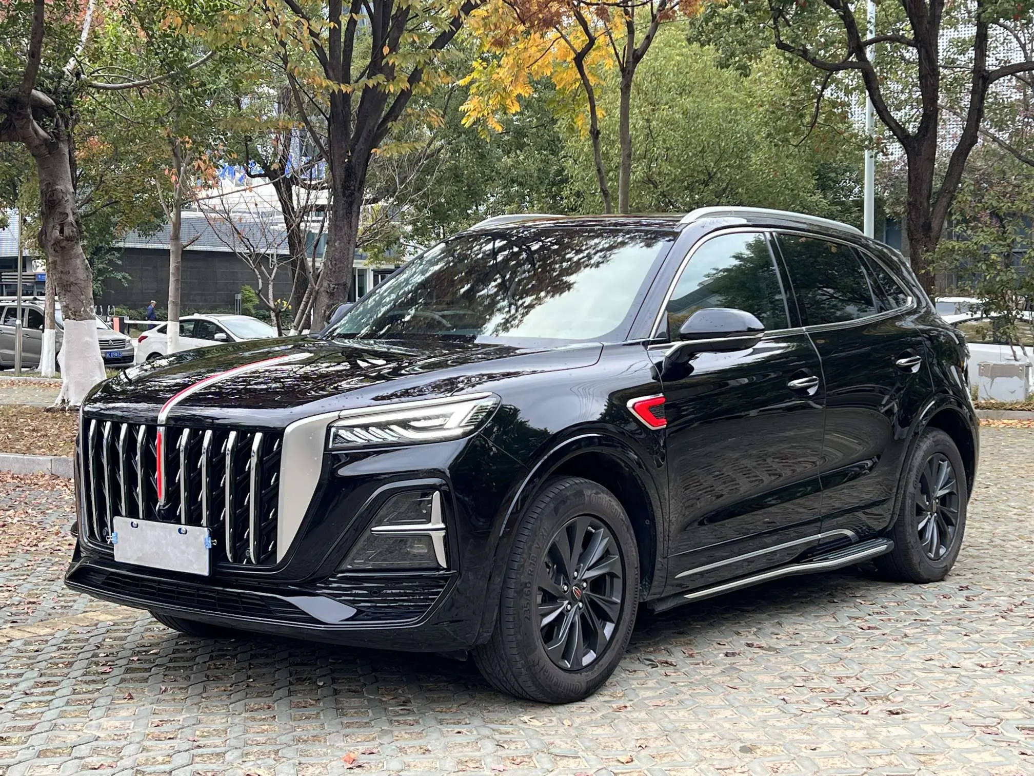 Hongqi HS5  из Китая