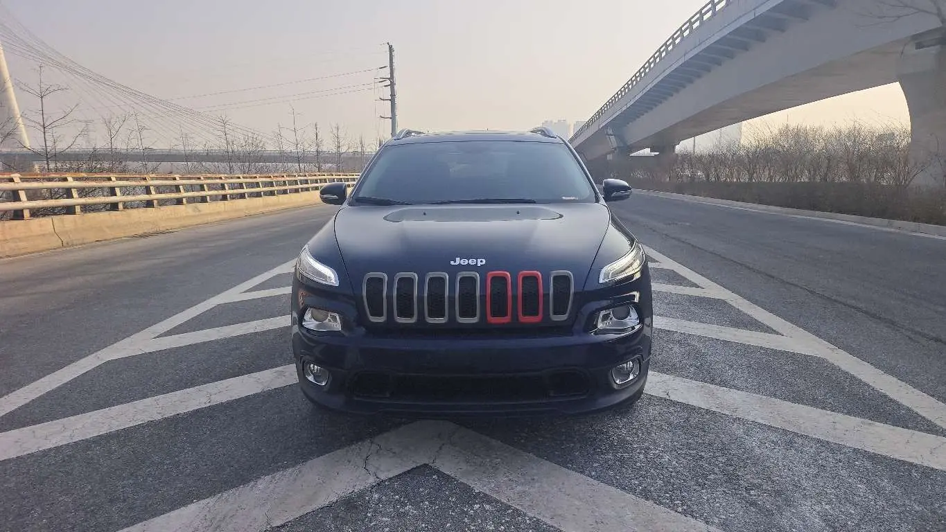 Jeep Cherokee  из Китая