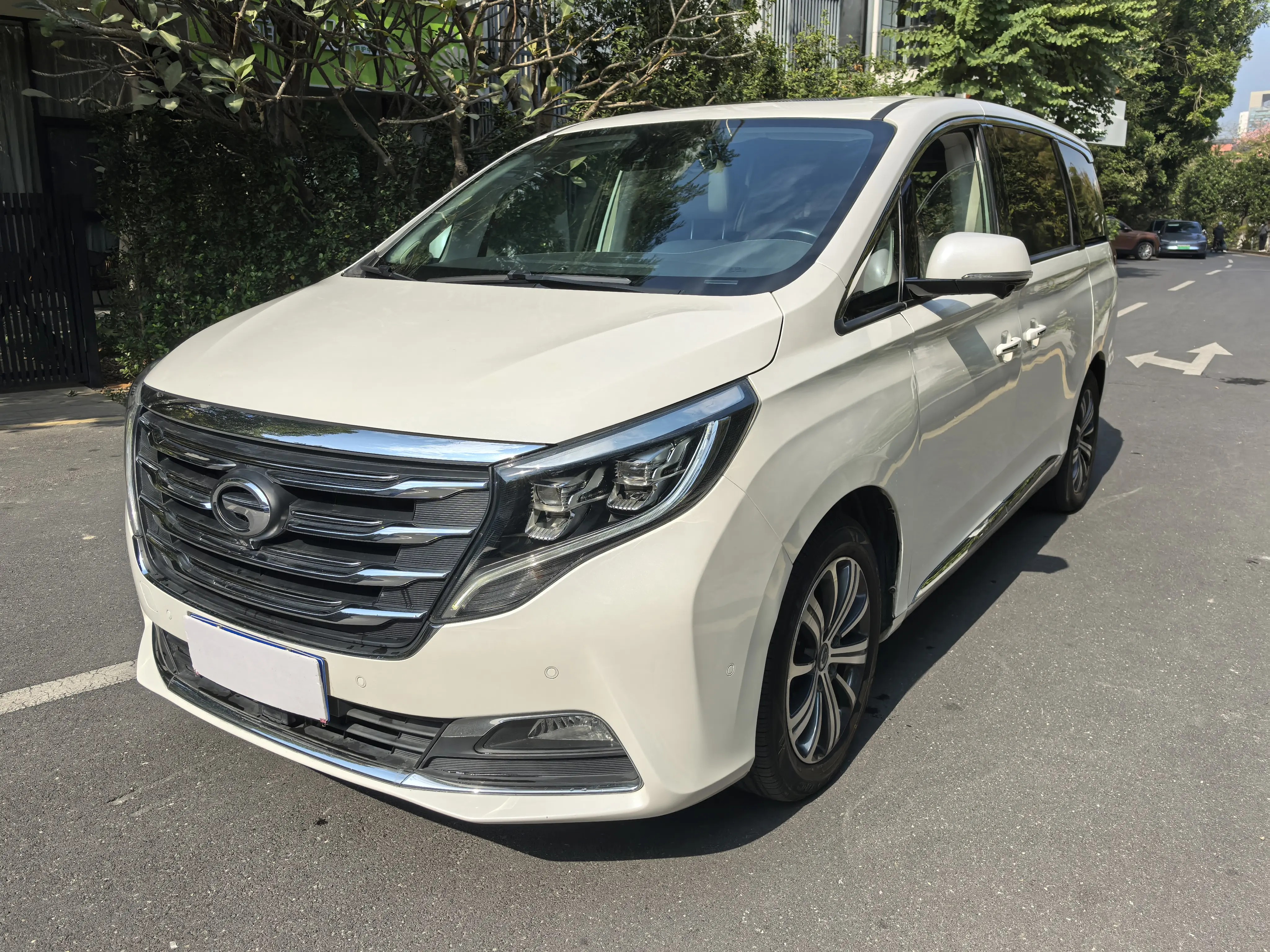 GAC Trumpchi M8  из Китая