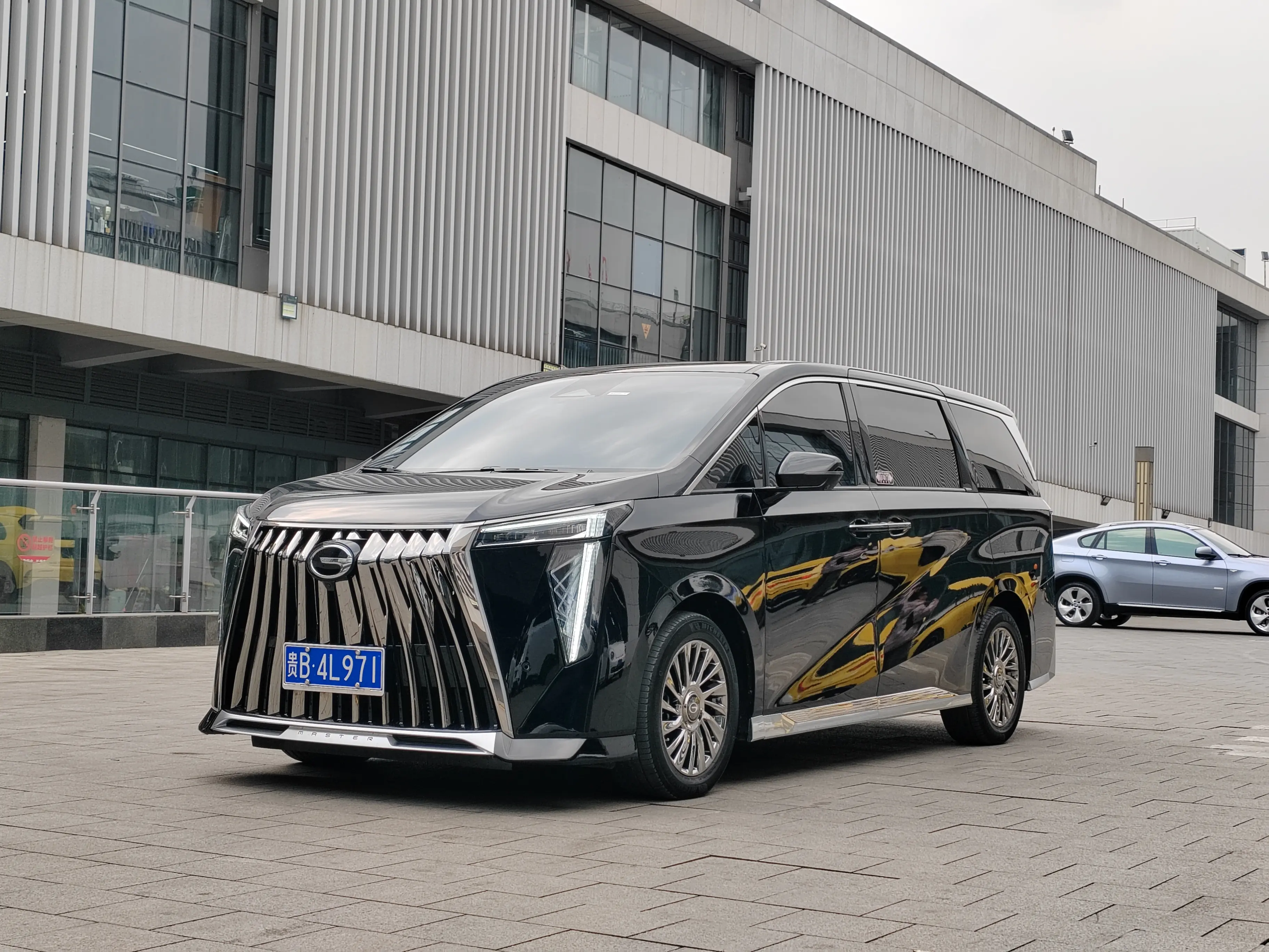 GAC Trumpchi M8  из Китая