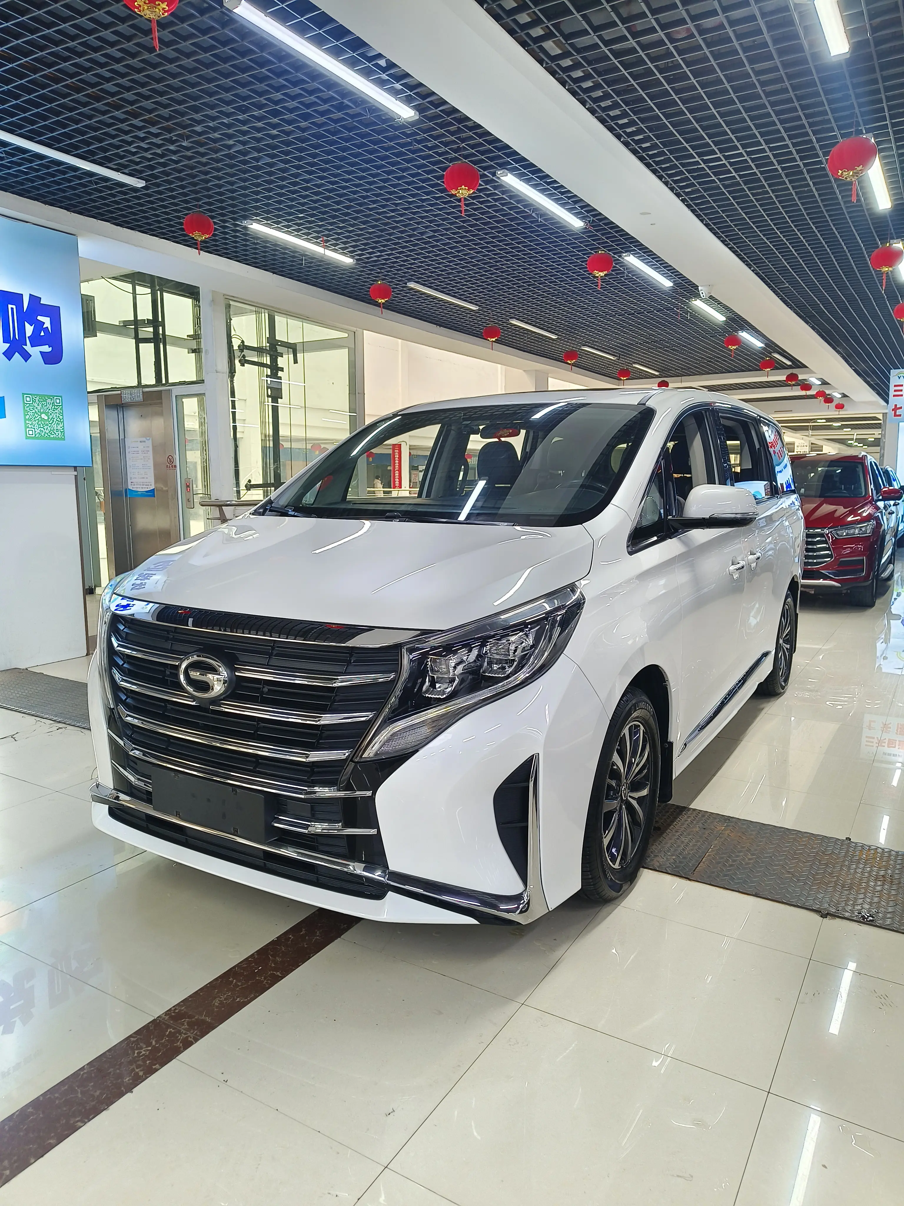 GAC Trumpchi M8  из Китая
