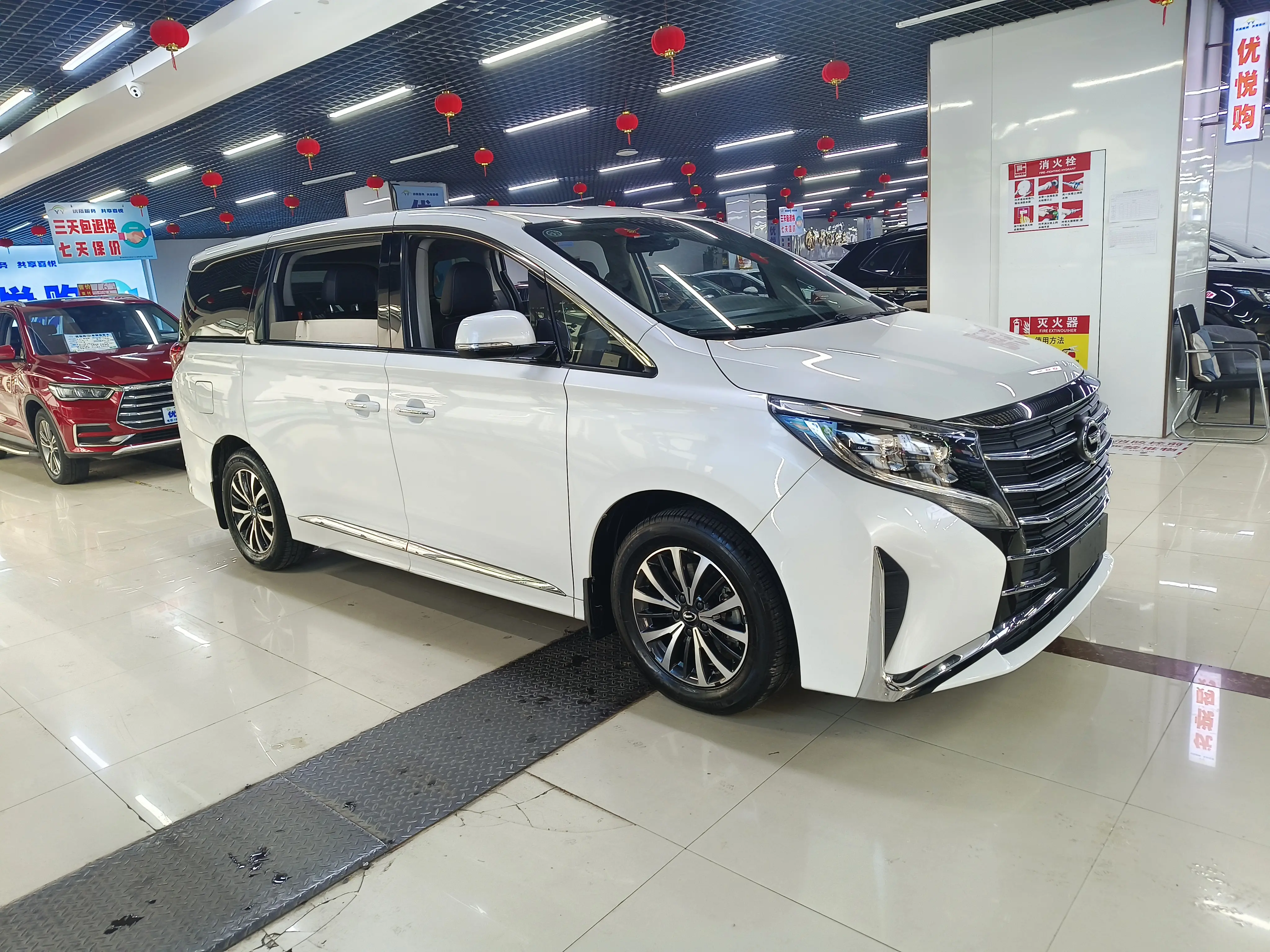 GAC Trumpchi M8  из Китая