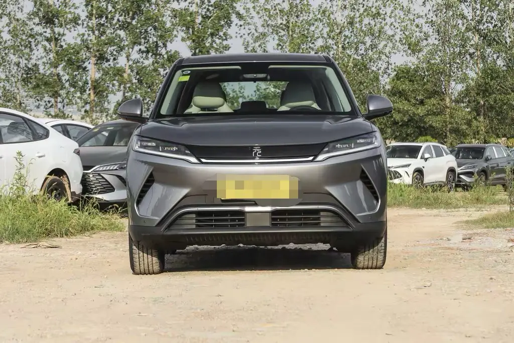 BYD Yuan UP  из Китая