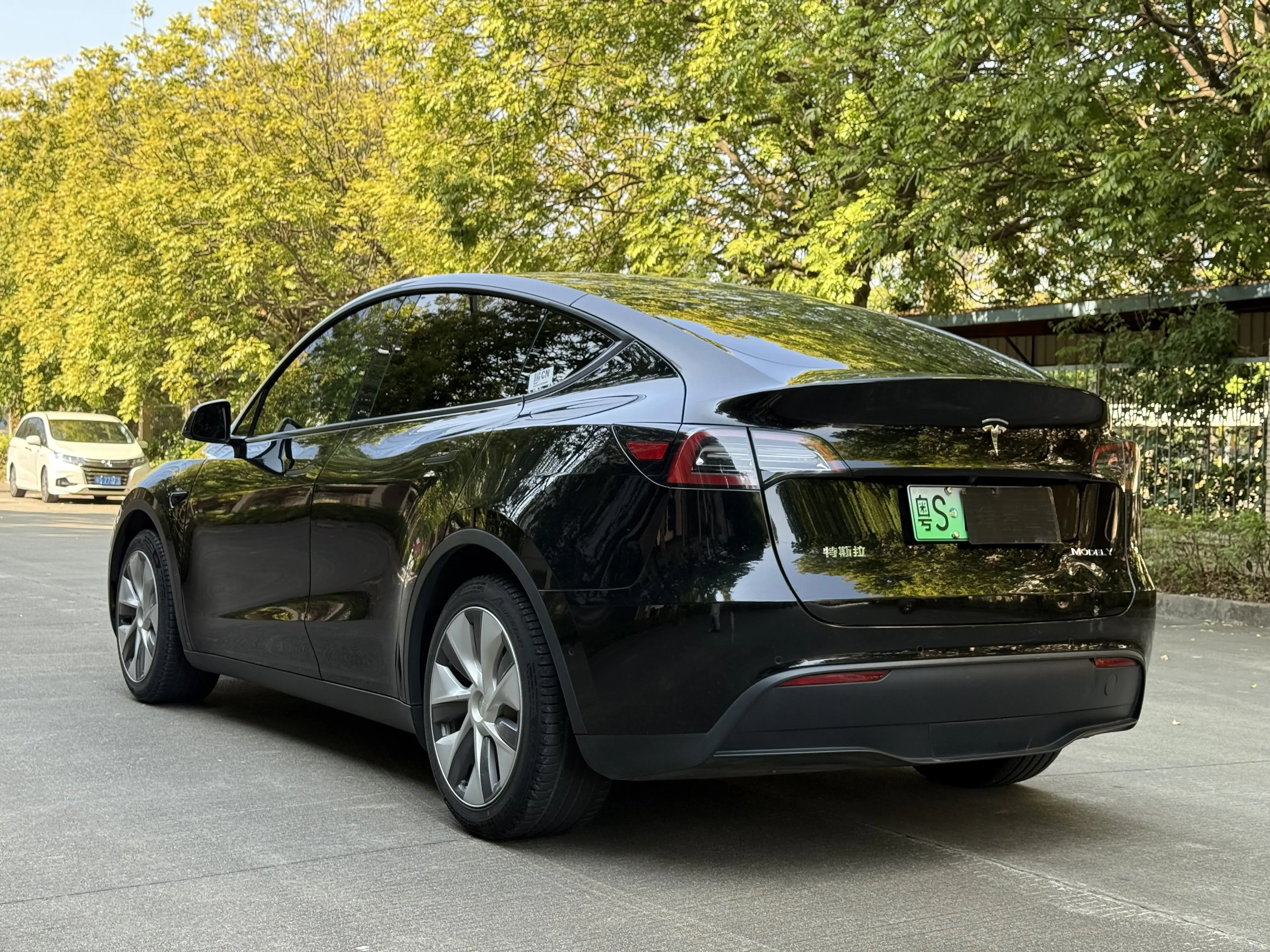 Tesla Model Y  из Китая