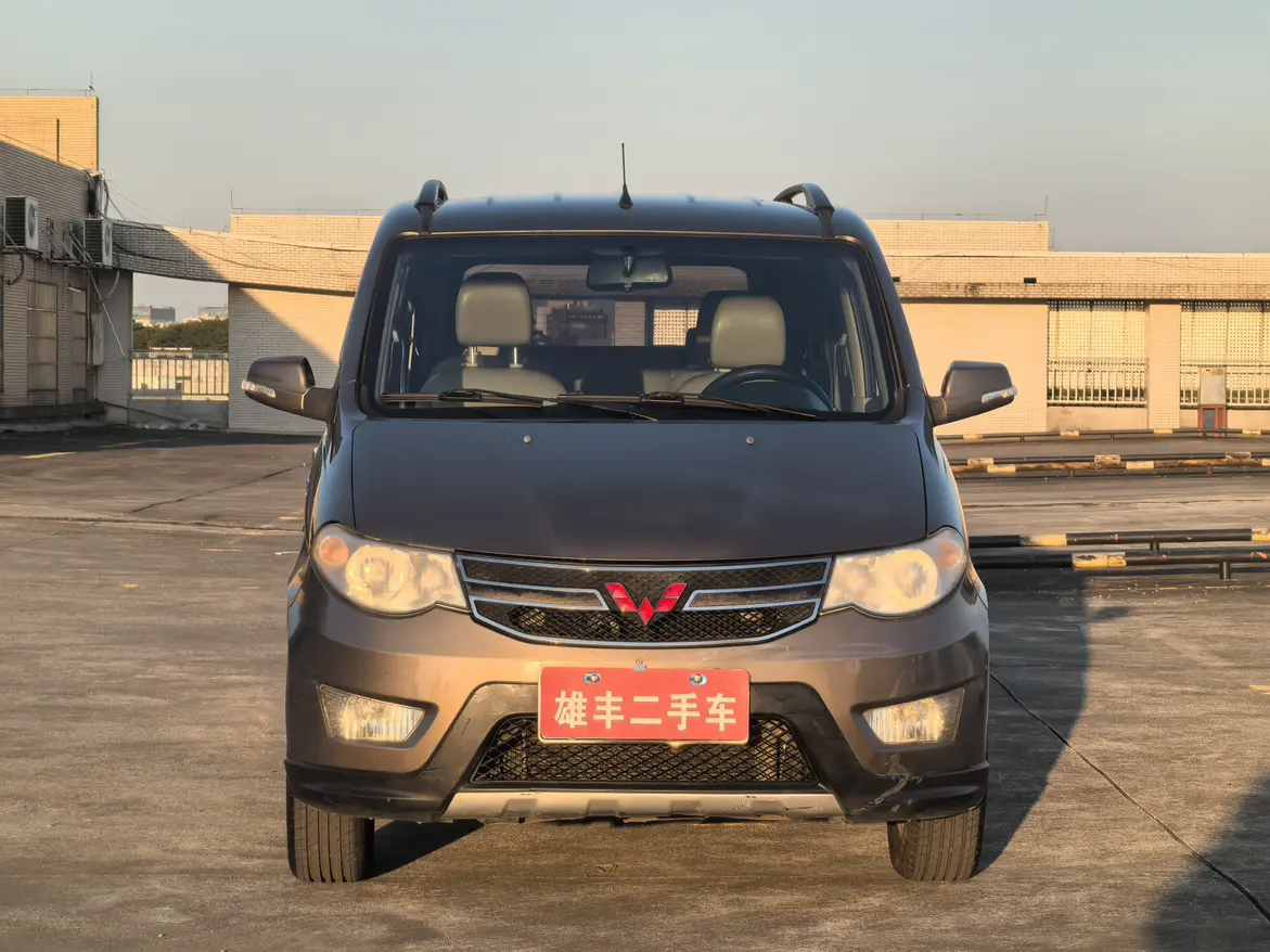 Wuling Hongguang  из Китая