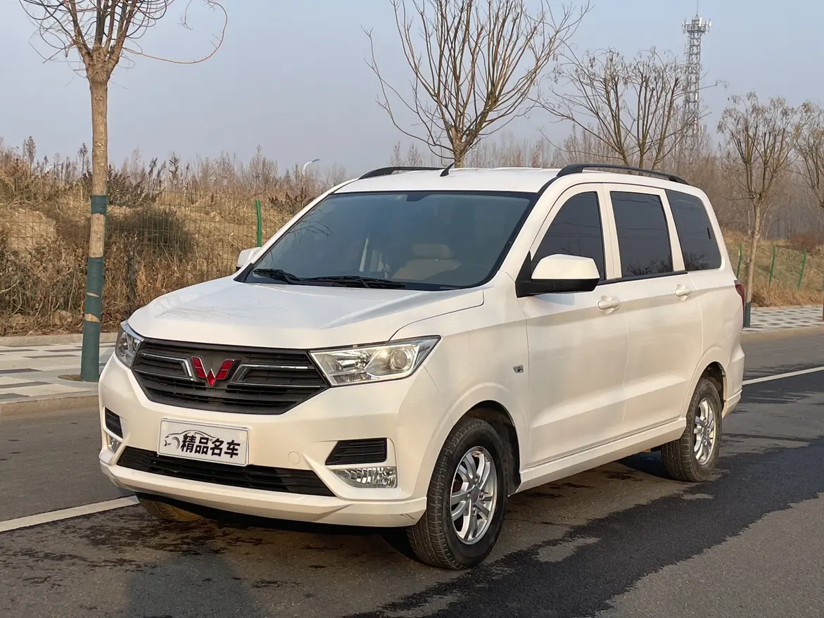 Wuling Hongguang  из Китая