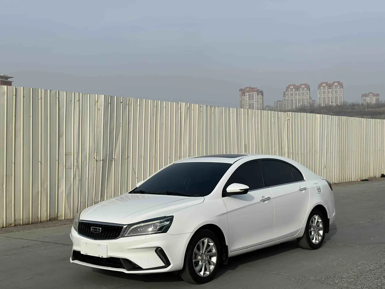 Geely Emgrand  из Китая