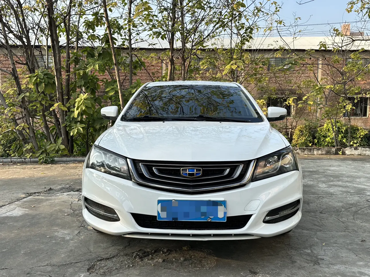 Geely Emgrand  из Китая