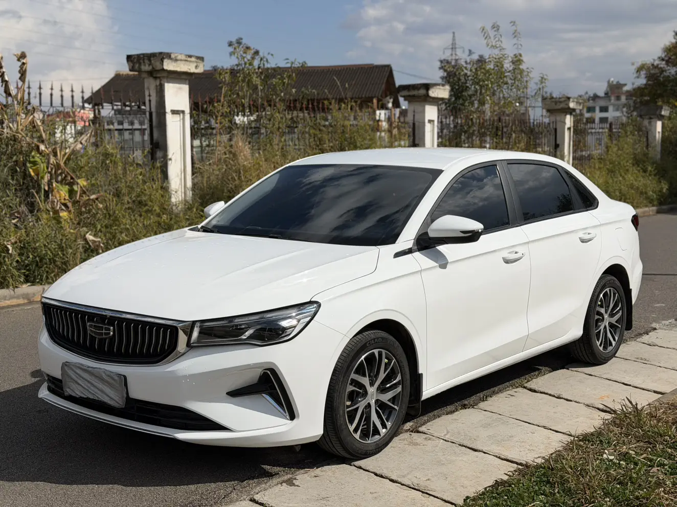 Geely Emgrand  из Китая