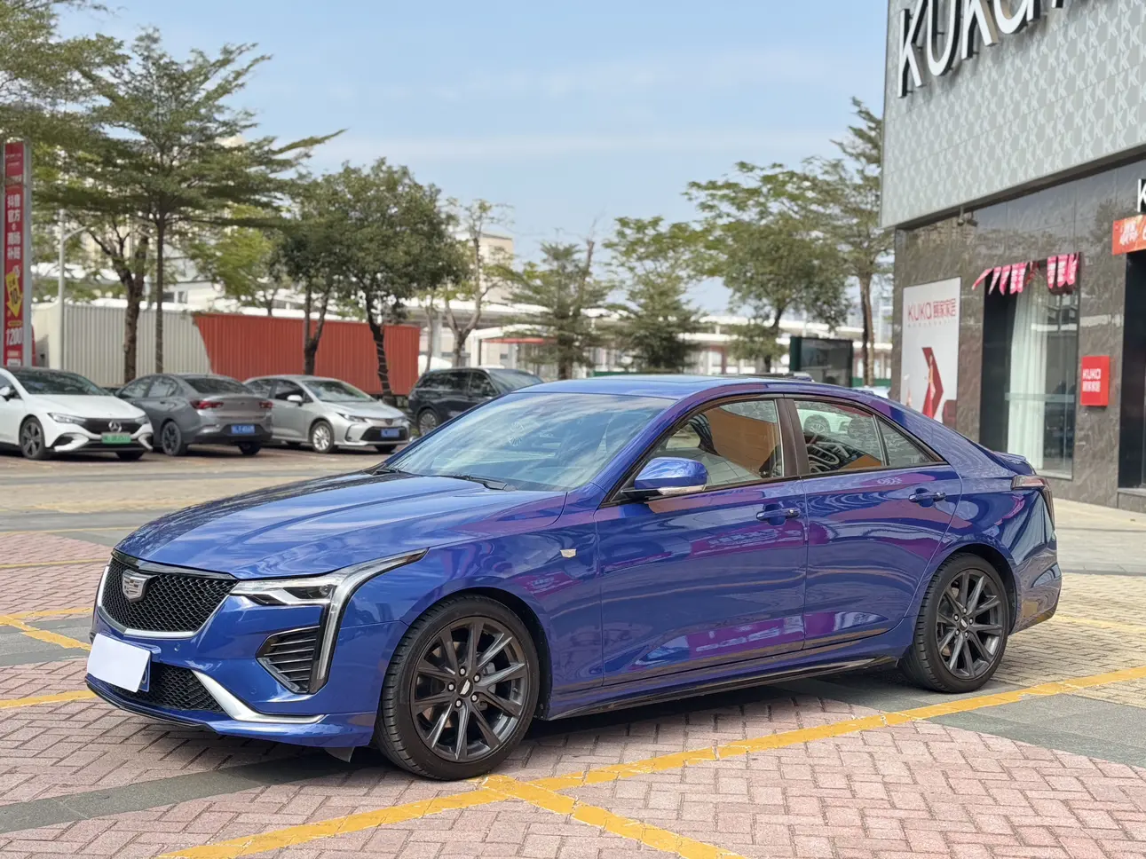 Cadillac CT4  из Китая