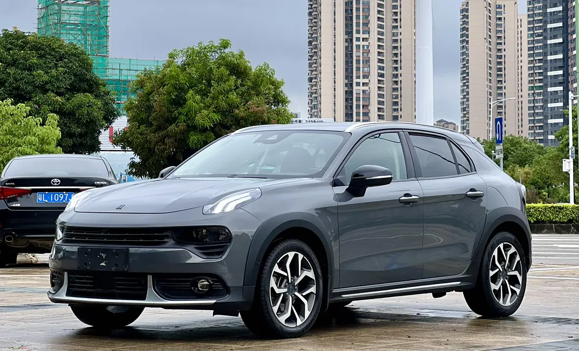 Lynk & Co 02  из Китая