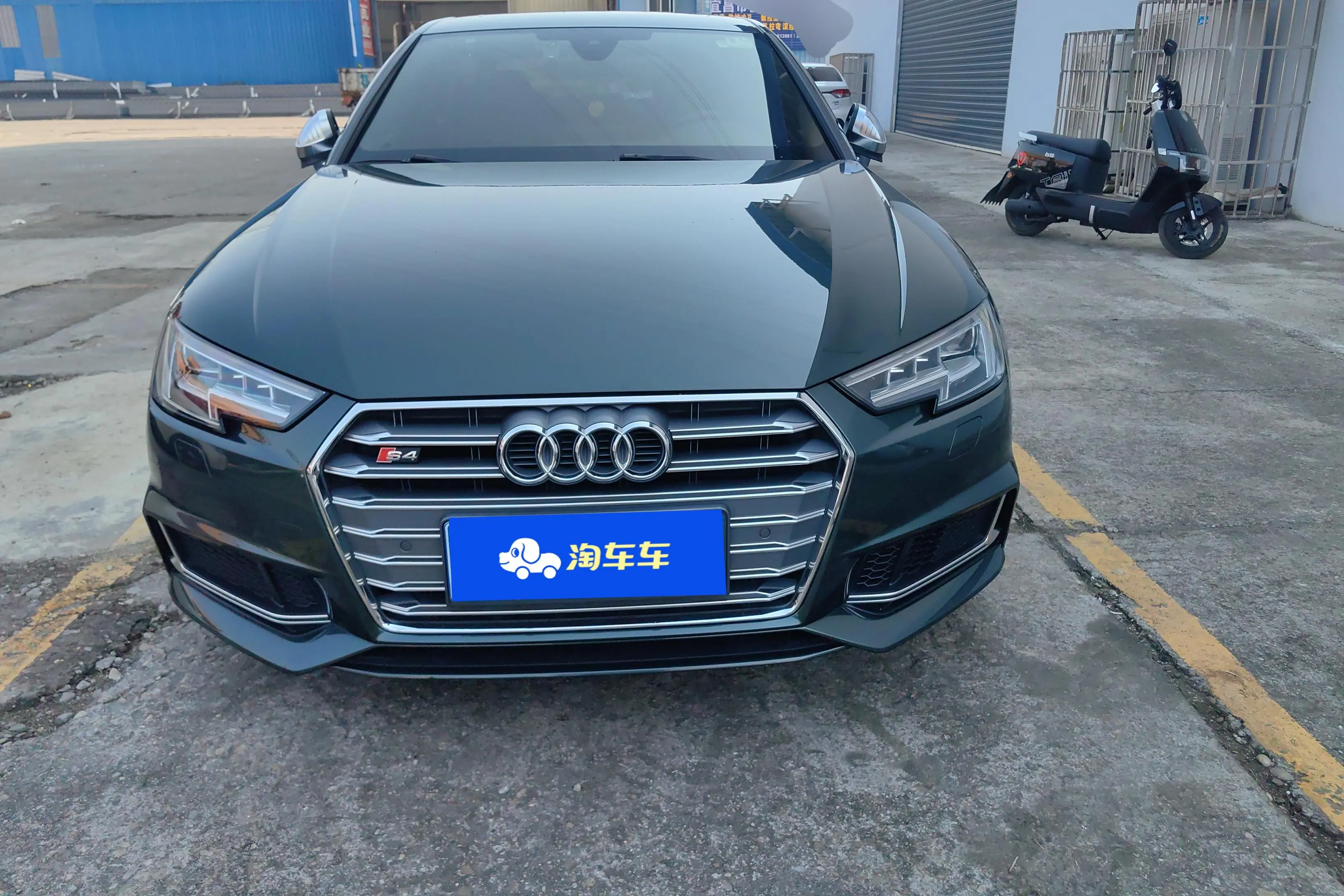 Audi S4  из Китая