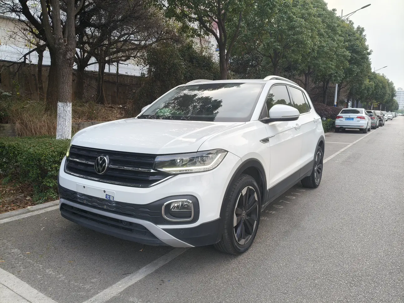 Volkswagen Explore the shadows  из Китая