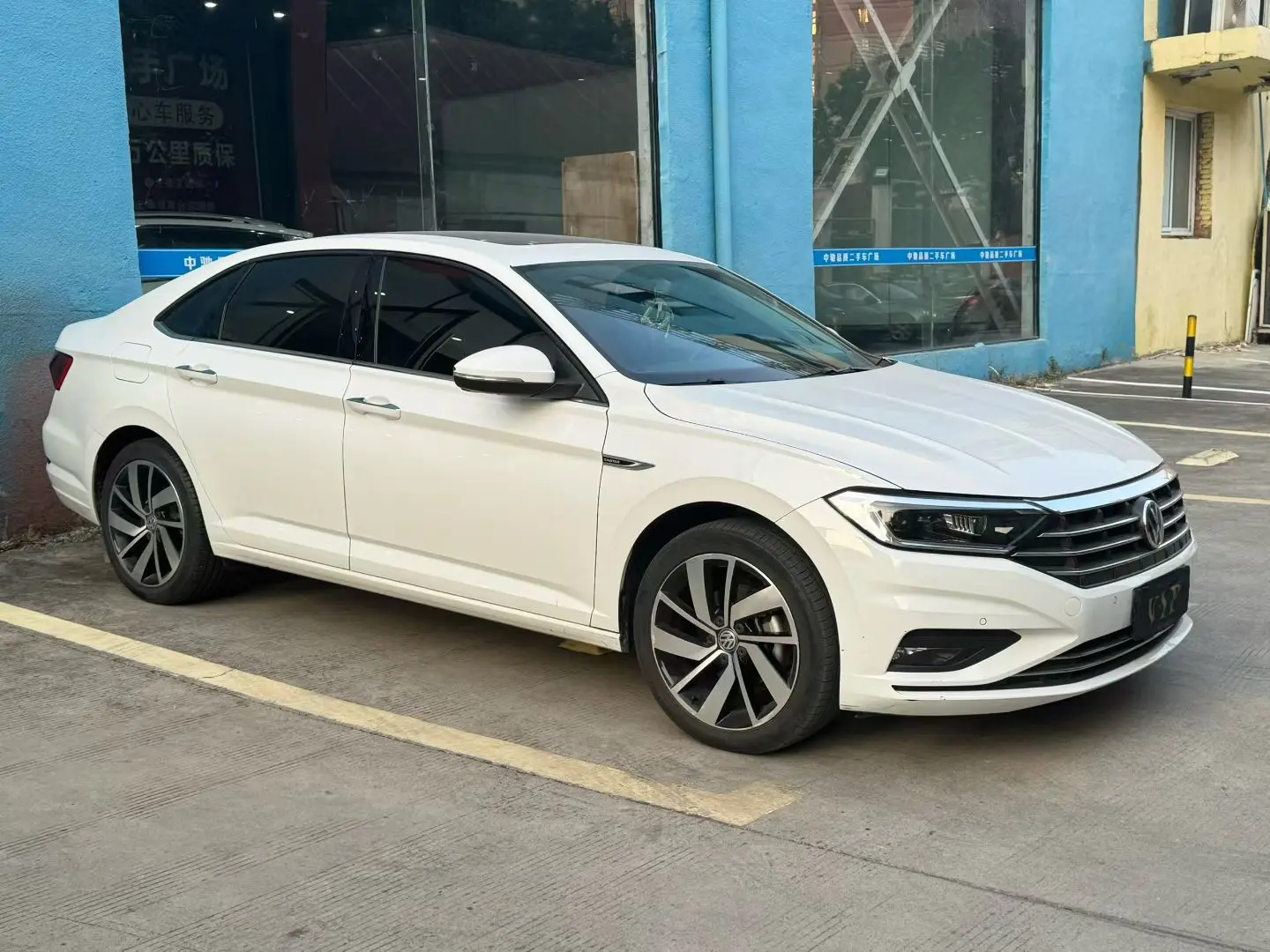 Volkswagen Sagitar  из Китая