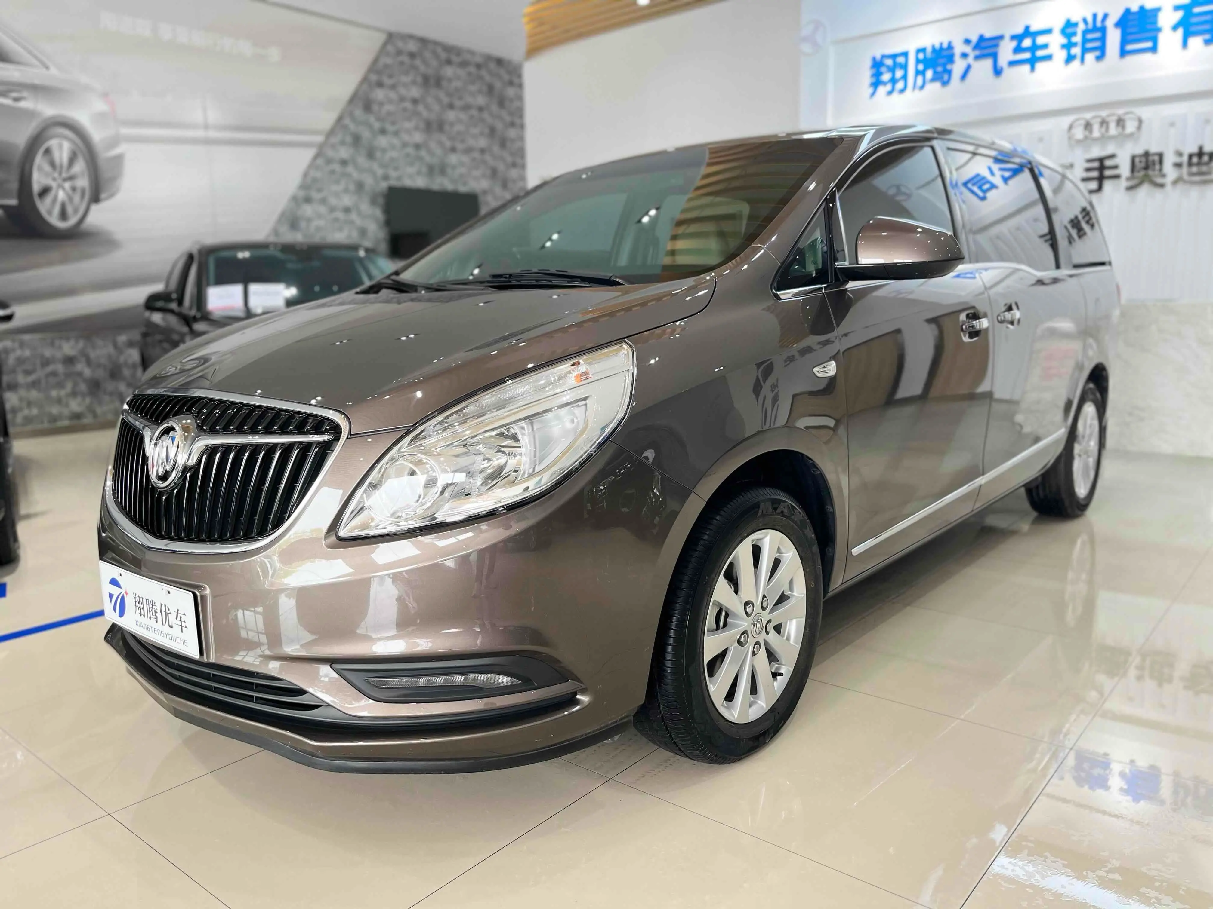 Buick GL8  из Китая
