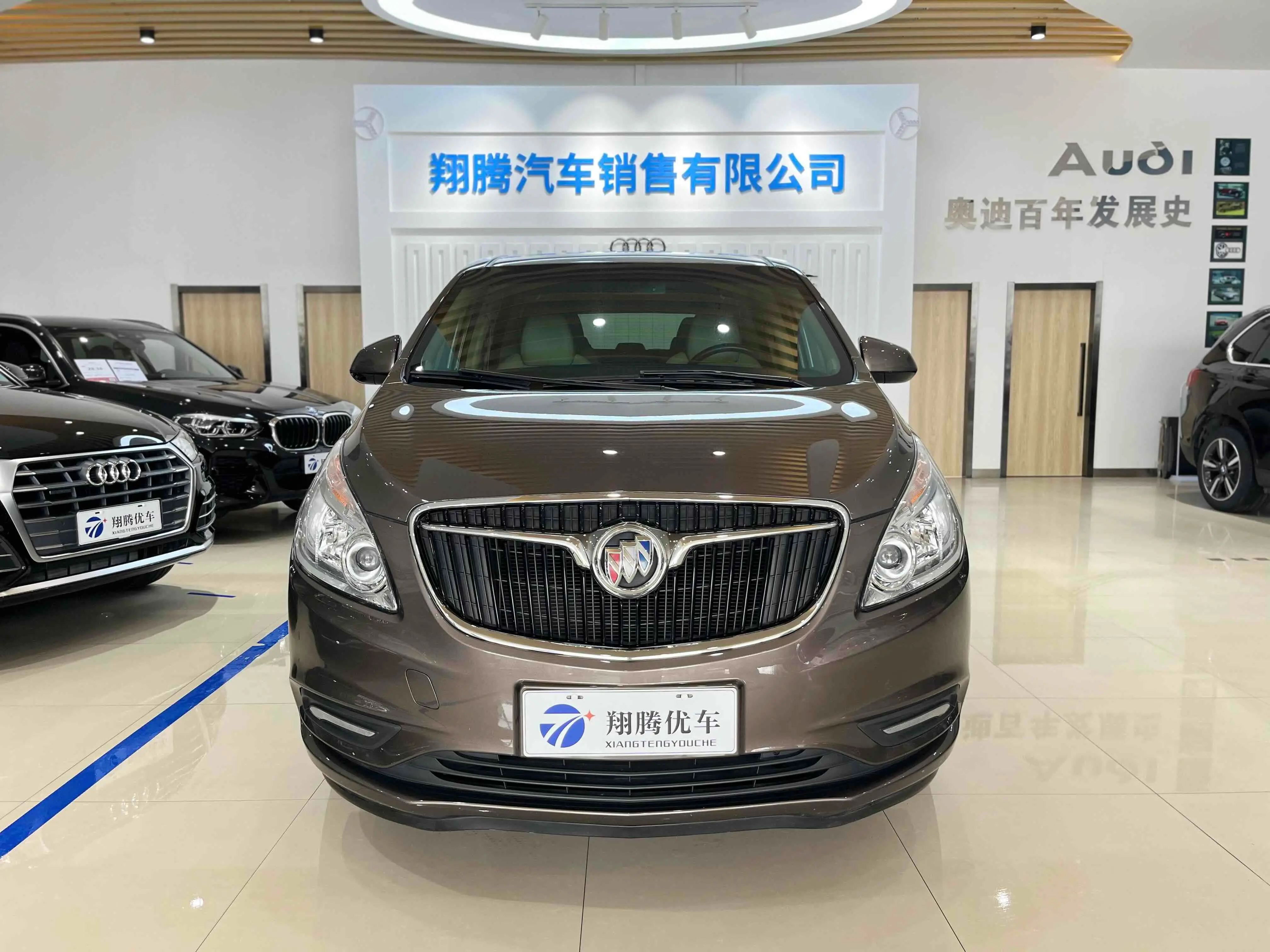 Buick GL8  из Китая