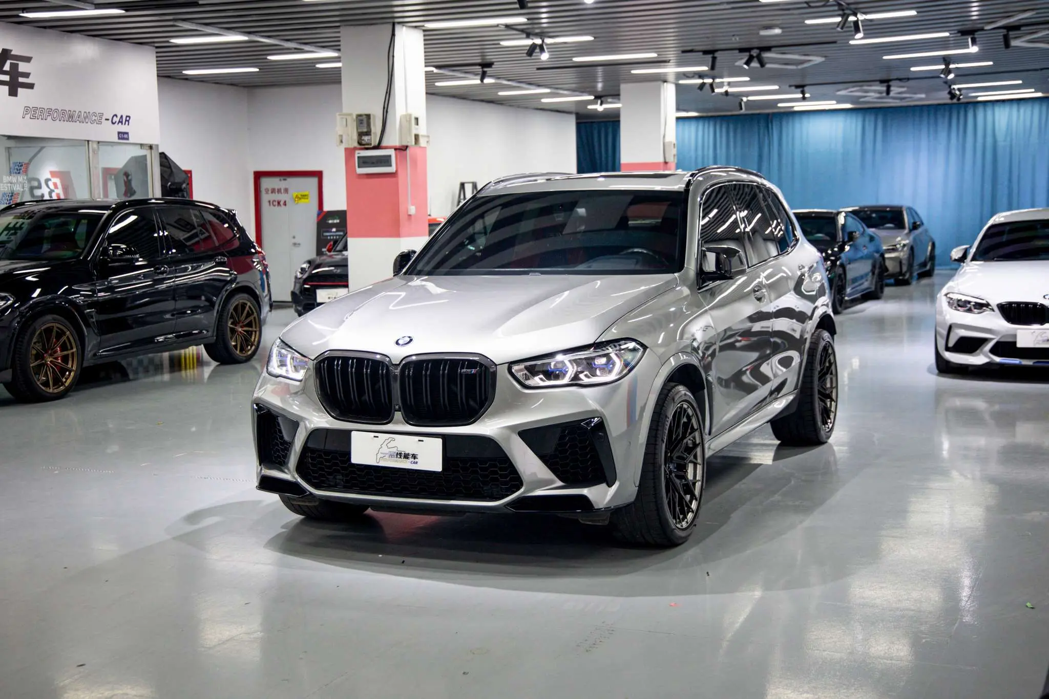 BMW X5M  из Китая