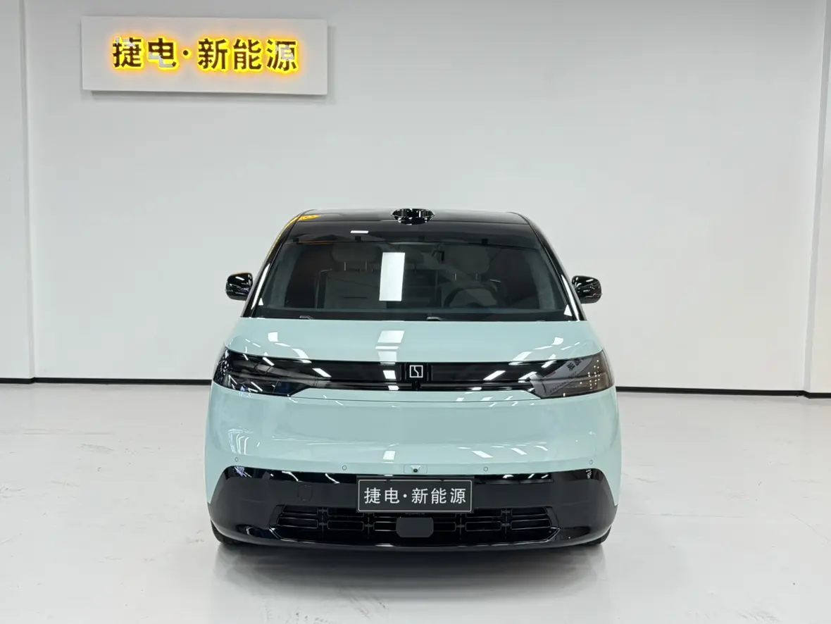 ZEEKR MIX  из Китая