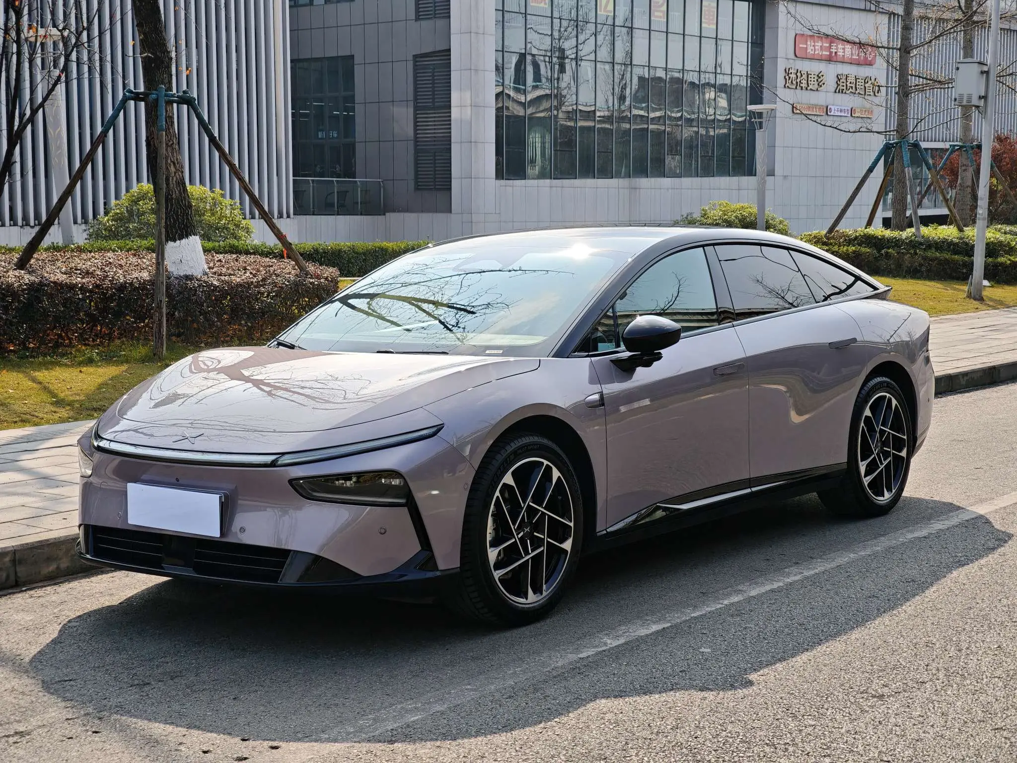 Xpeng P7+  из Китая