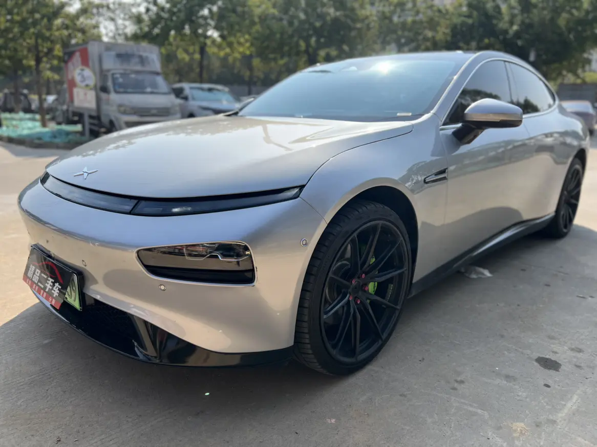 Xpeng P7  из Китая