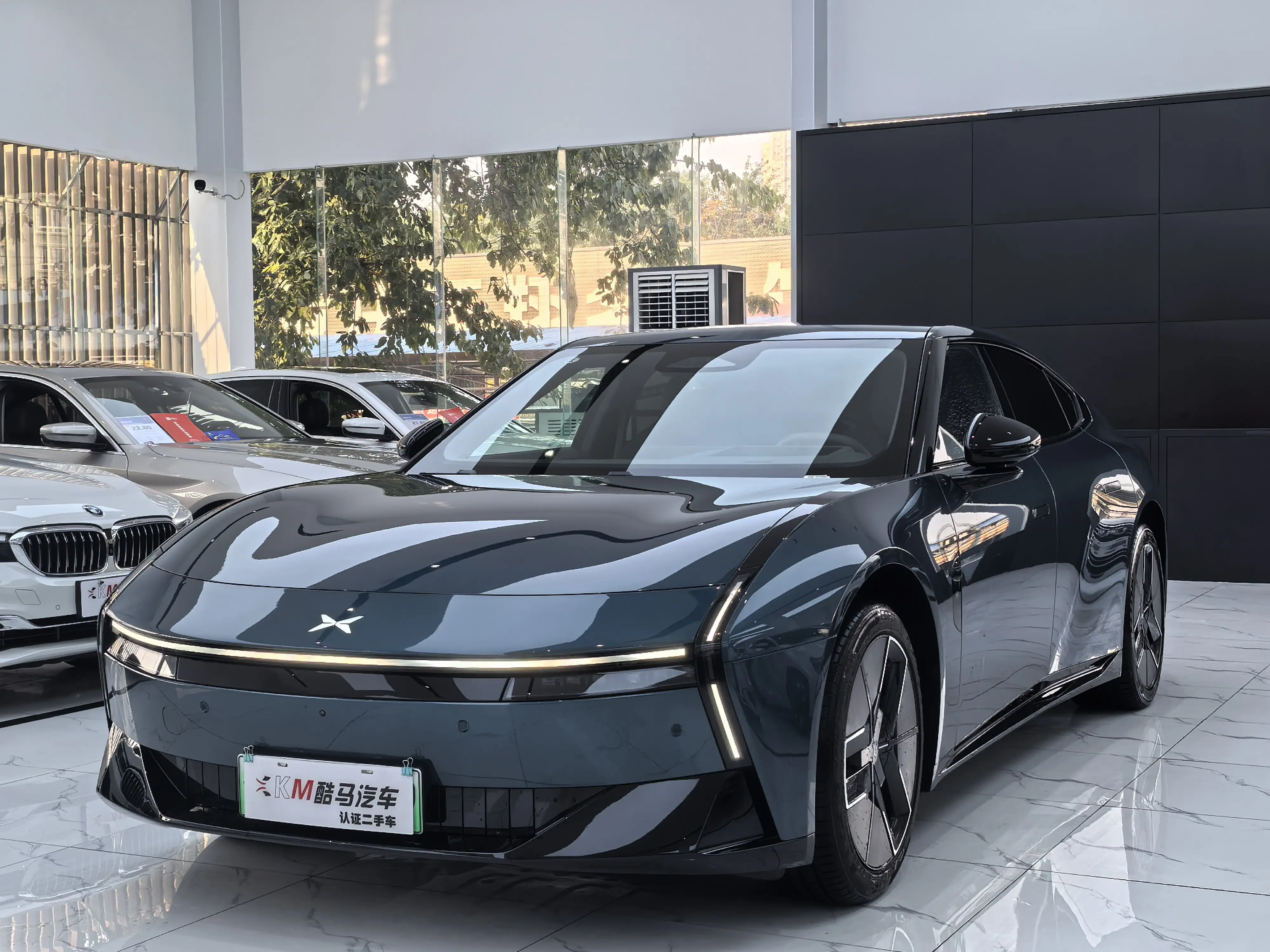 Xpeng P7  из Китая