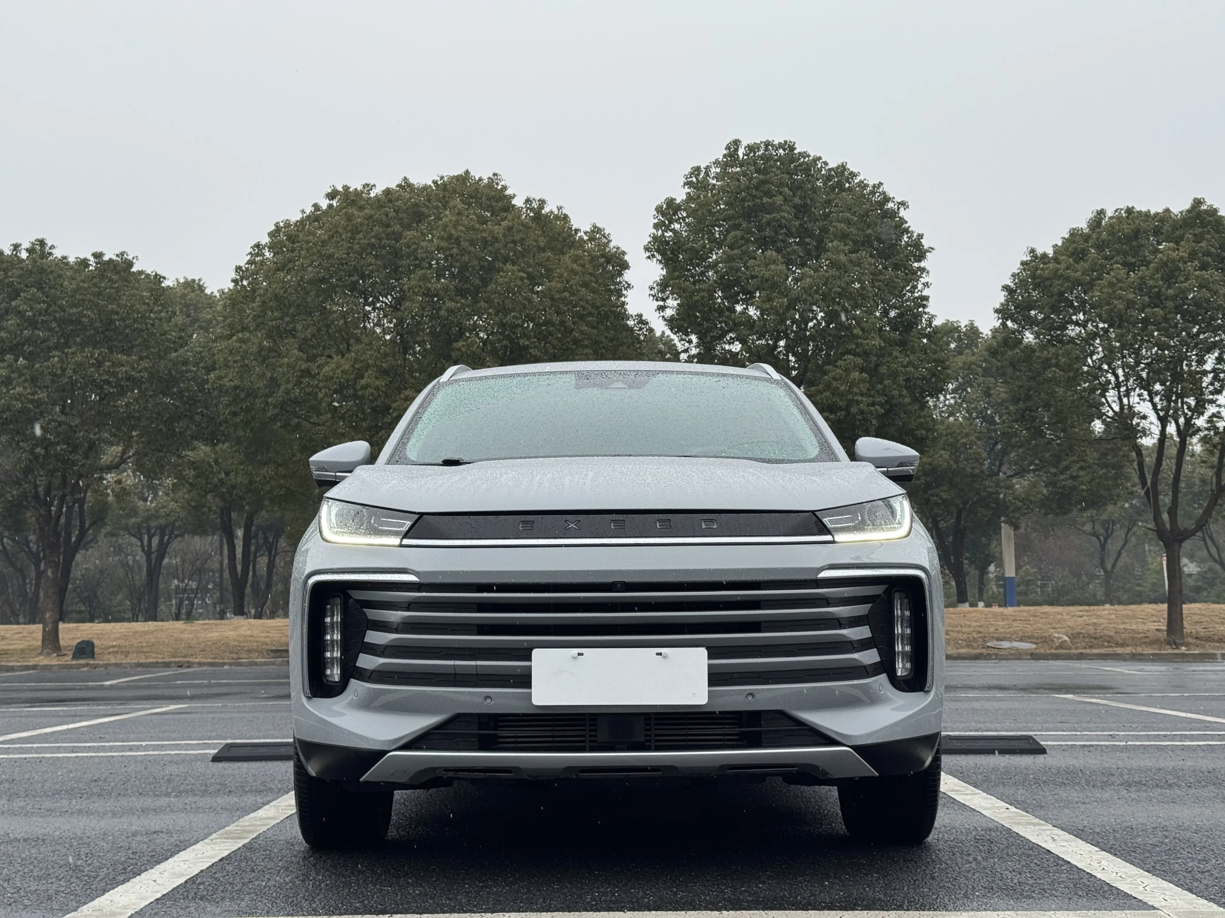 Exeed TXL (Stars in the clouds)  из Китая