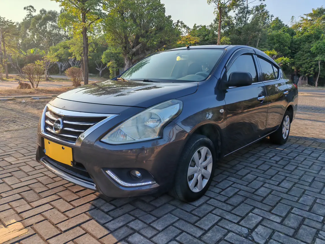 Nissan Sunlight  из Китая