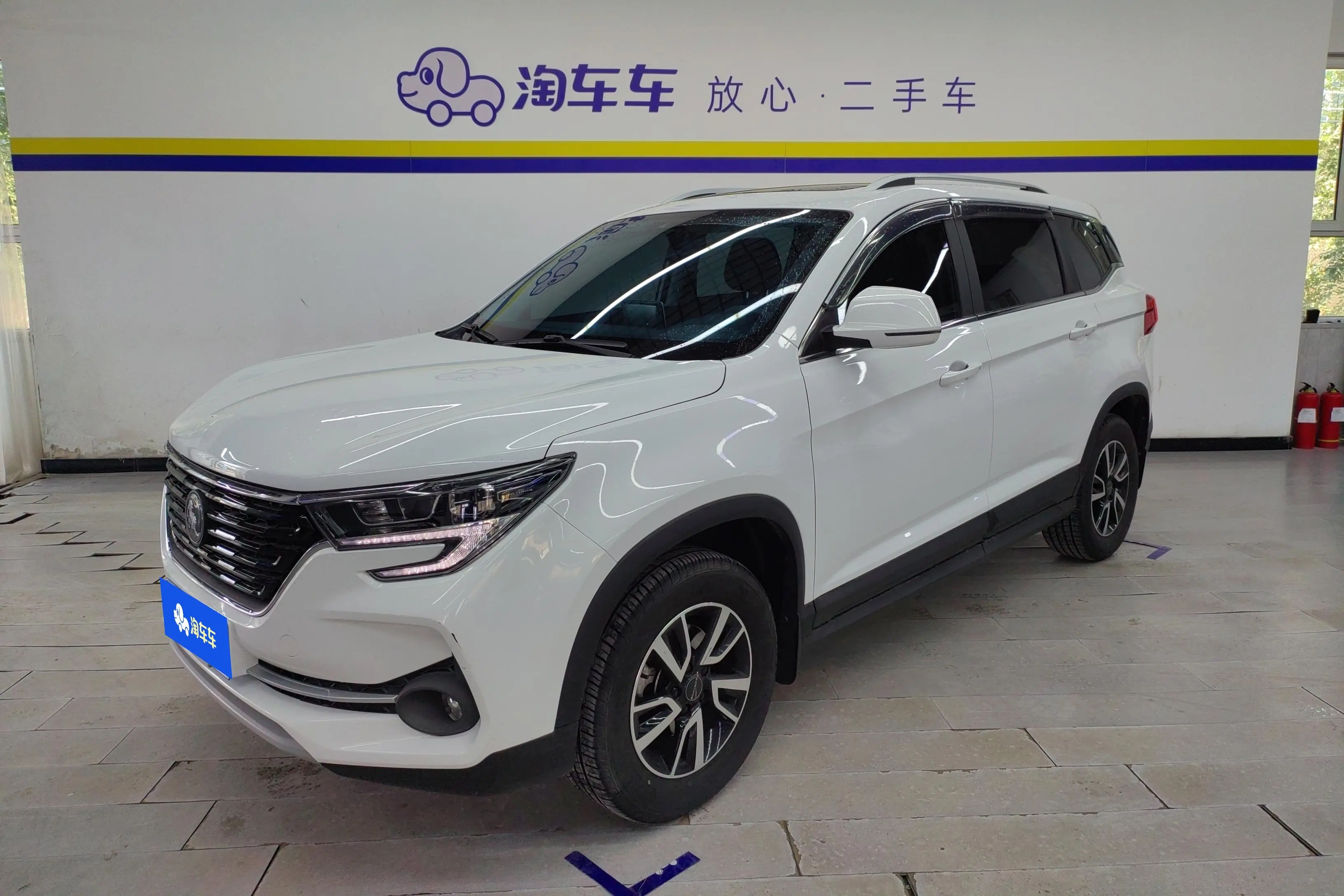 Forthing Fengxing T5  из Китая