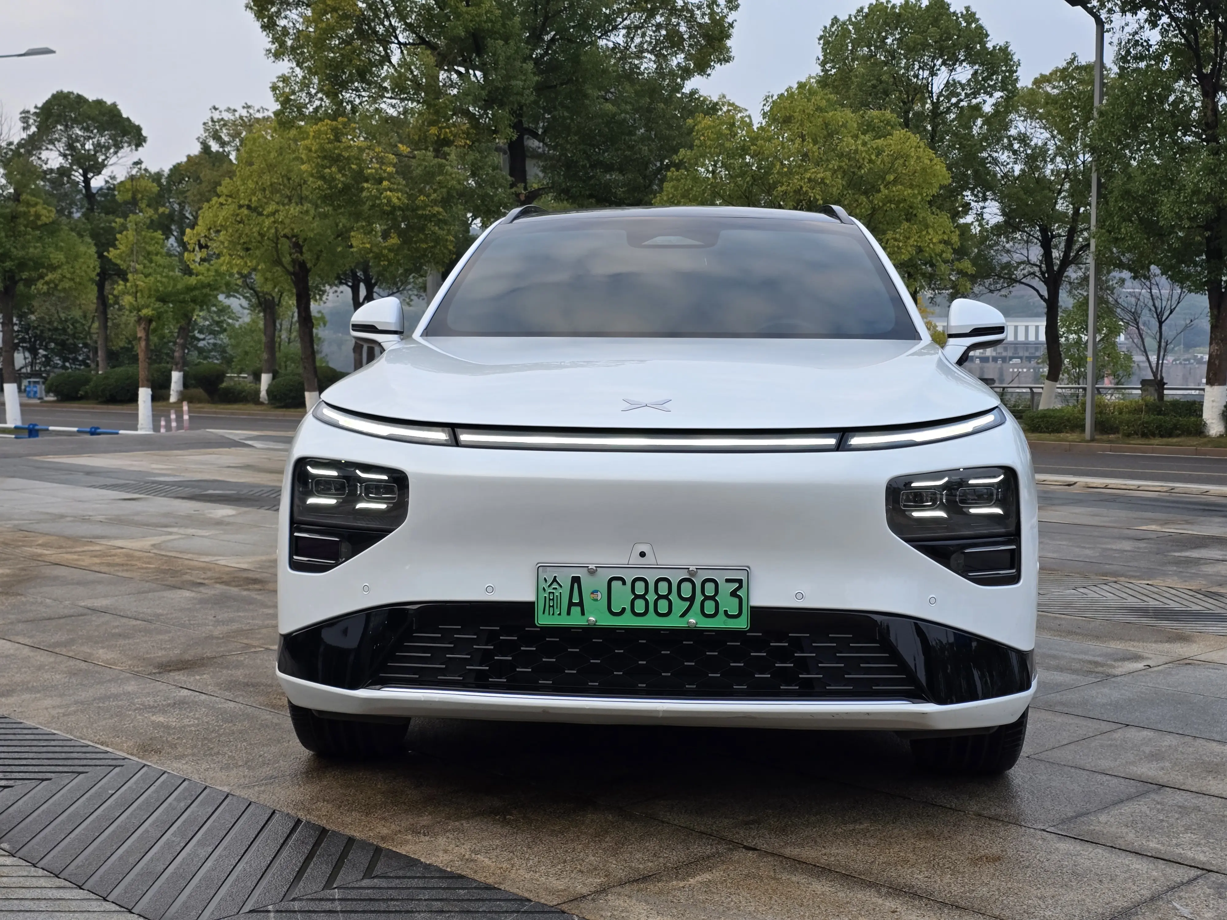 Xpeng G9  из Китая