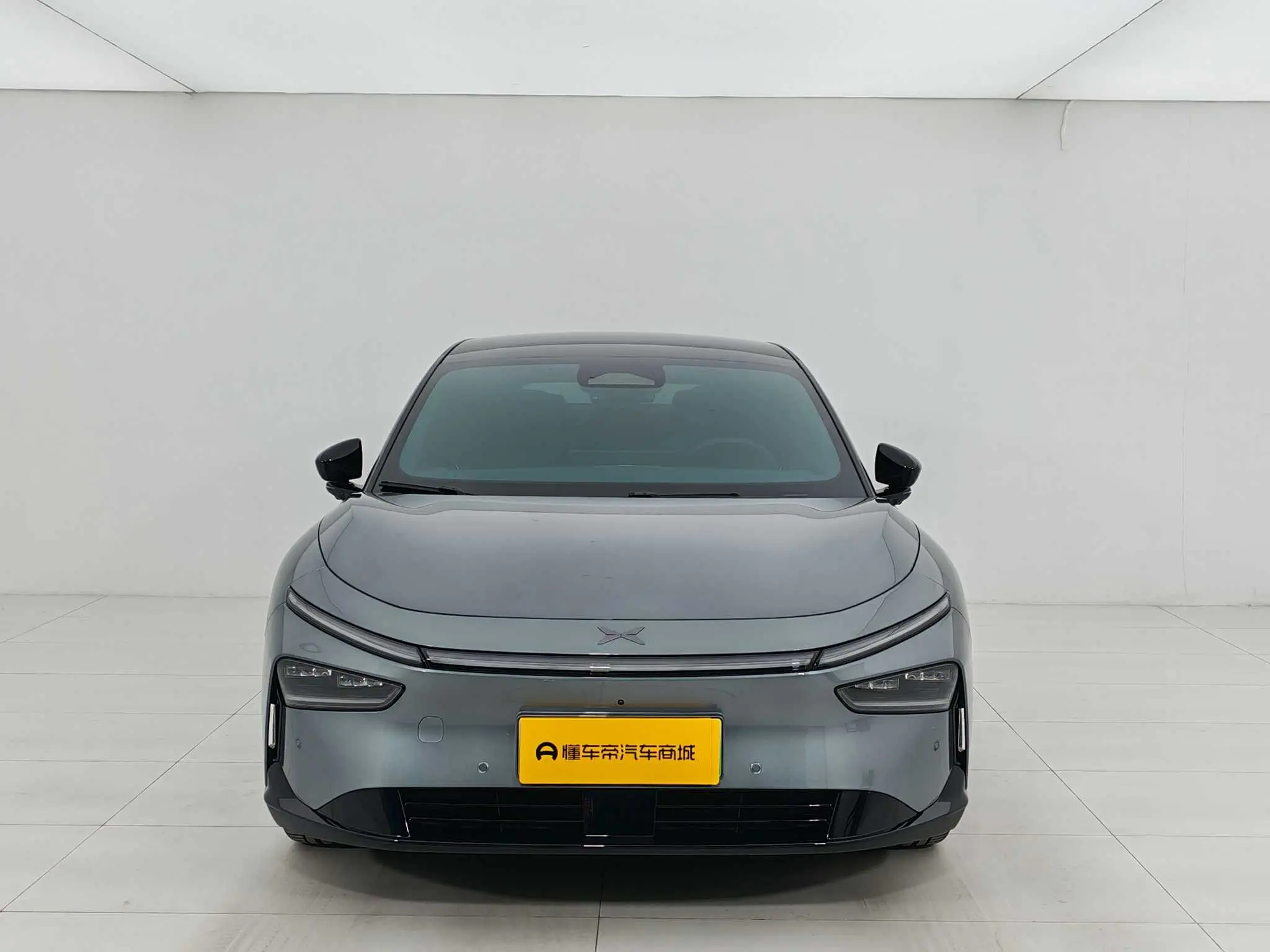 Xpeng P7+  из Китая