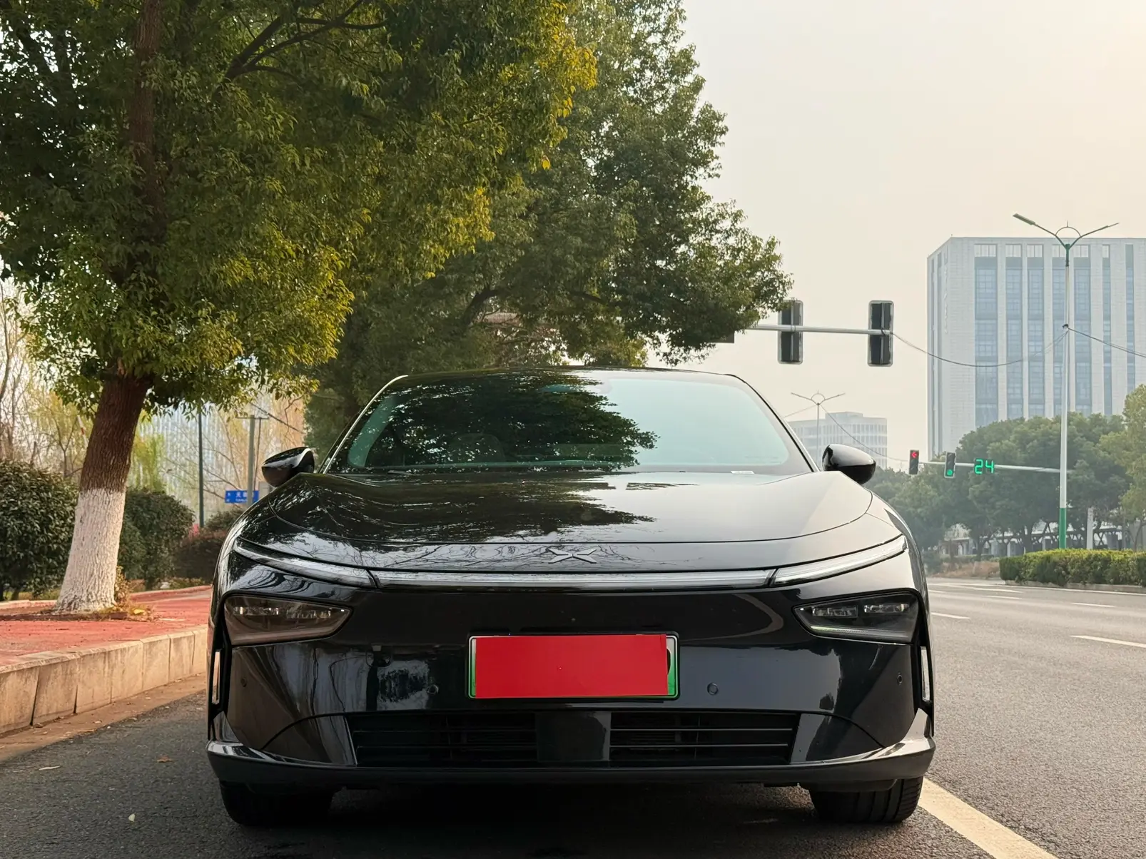 Xpeng P7+  из Китая