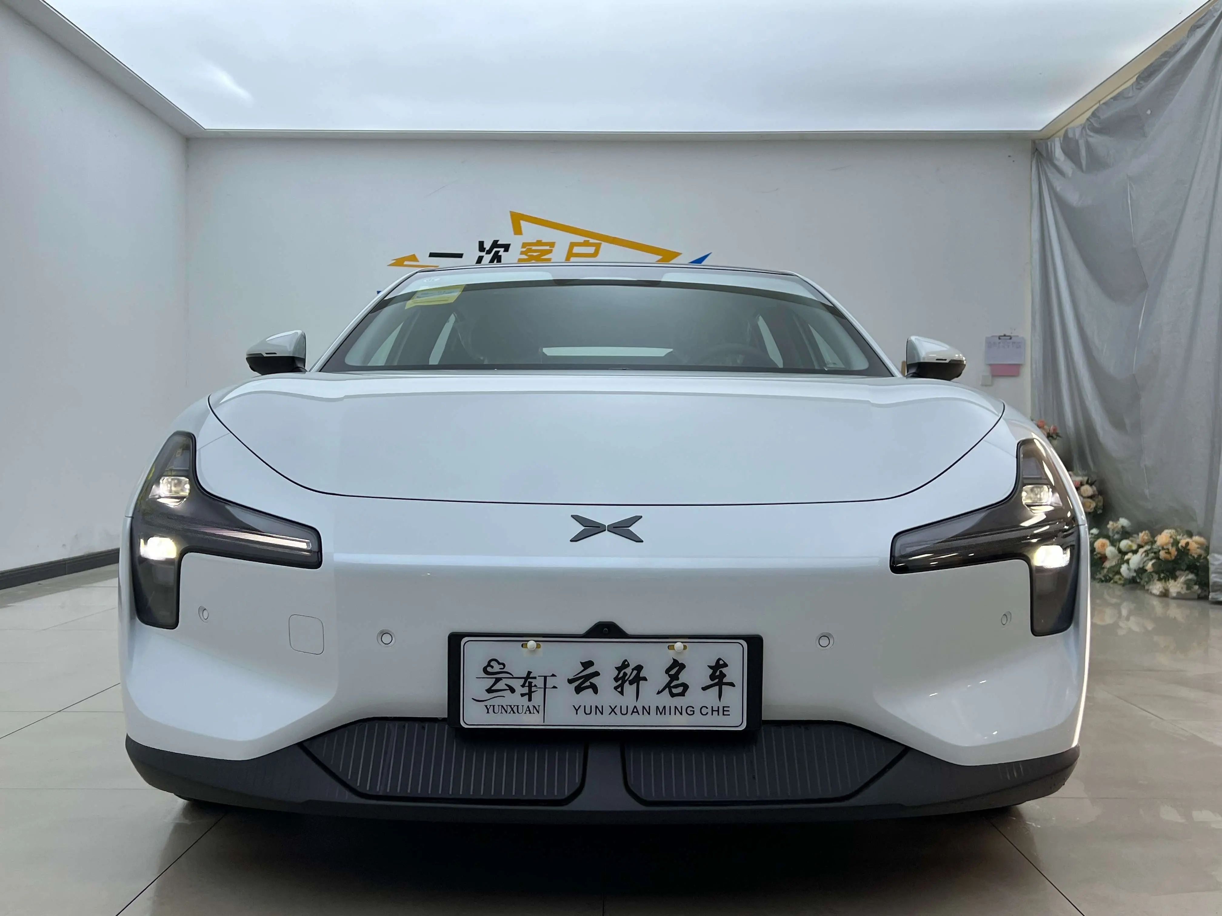 Xpeng Xiaopeng MONA M03  из Китая