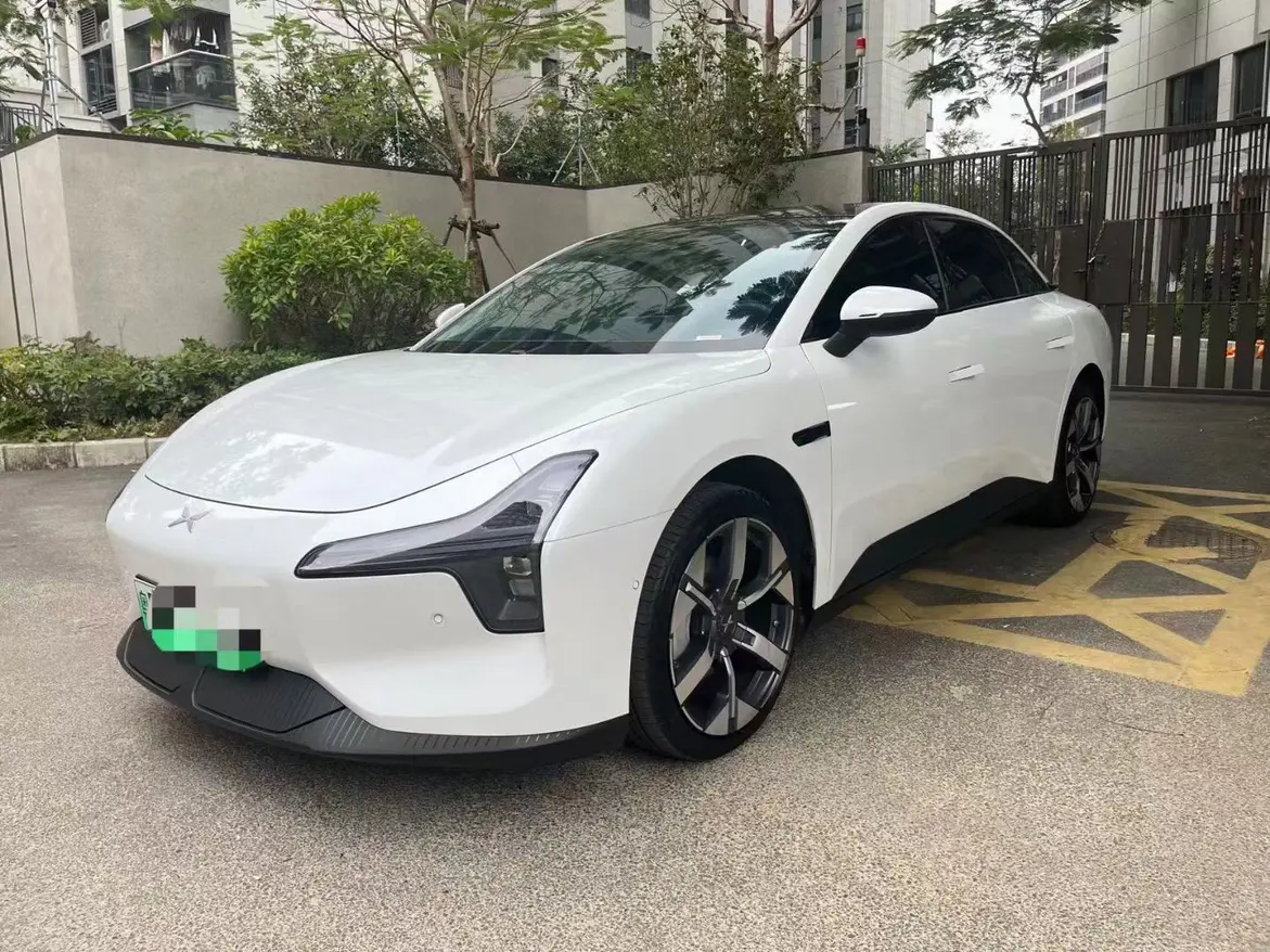 Xpeng Xiaopeng MONA M03  из Китая