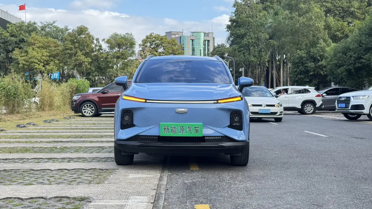 Geely Geometry E Firefly  из Китая