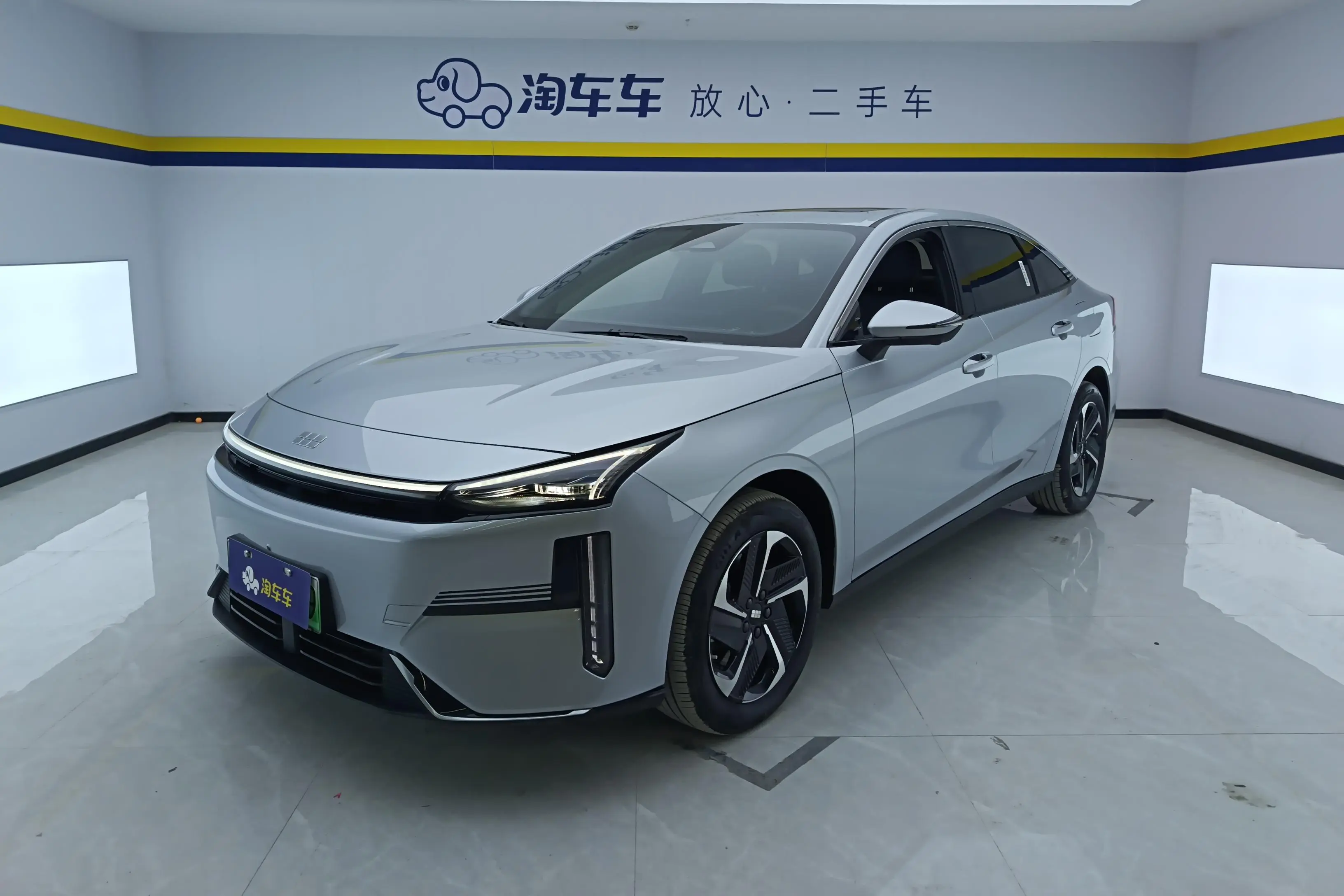 Geely Galaxy L6  из Китая