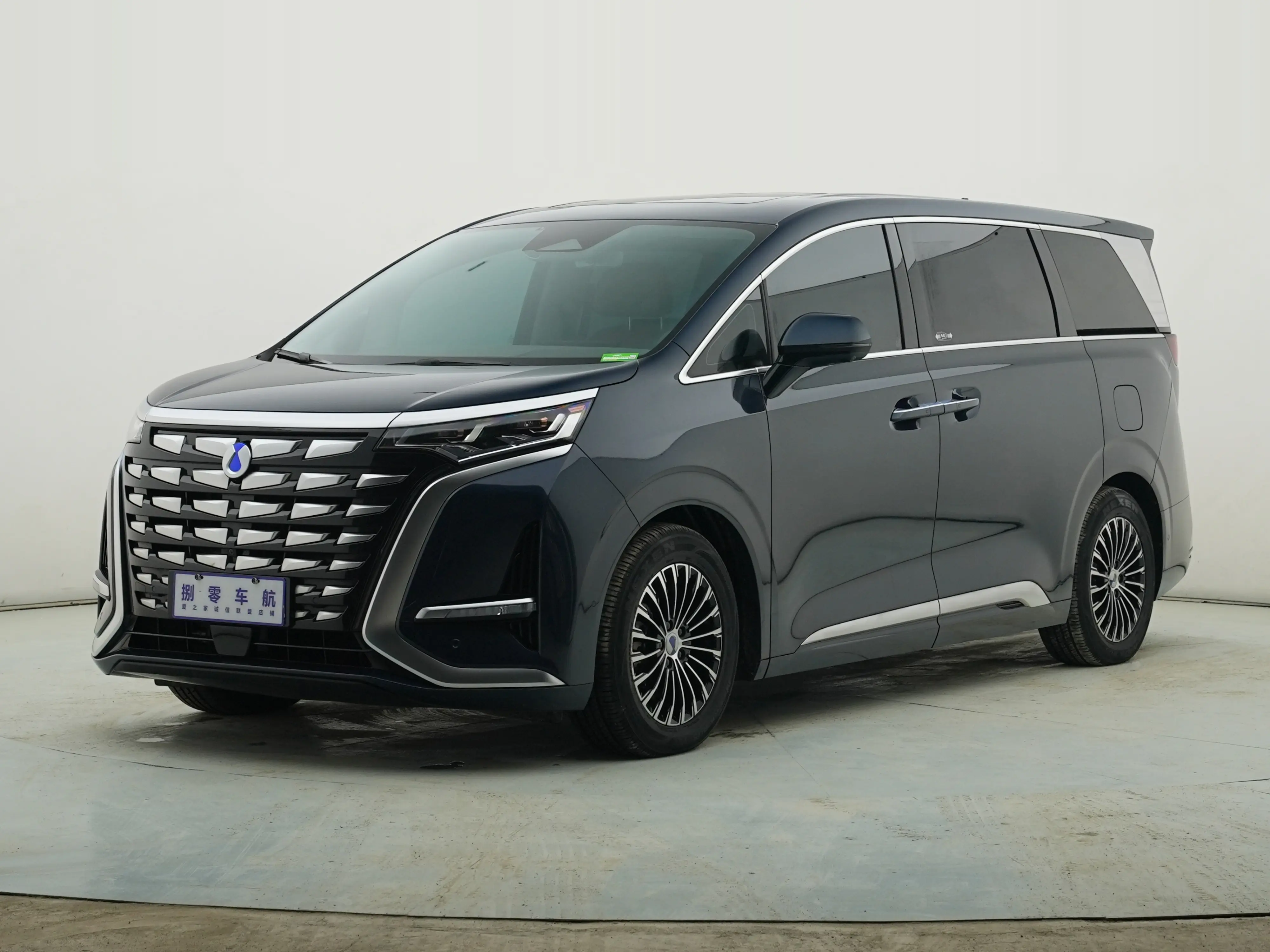 Denza D9 DM  из Китая