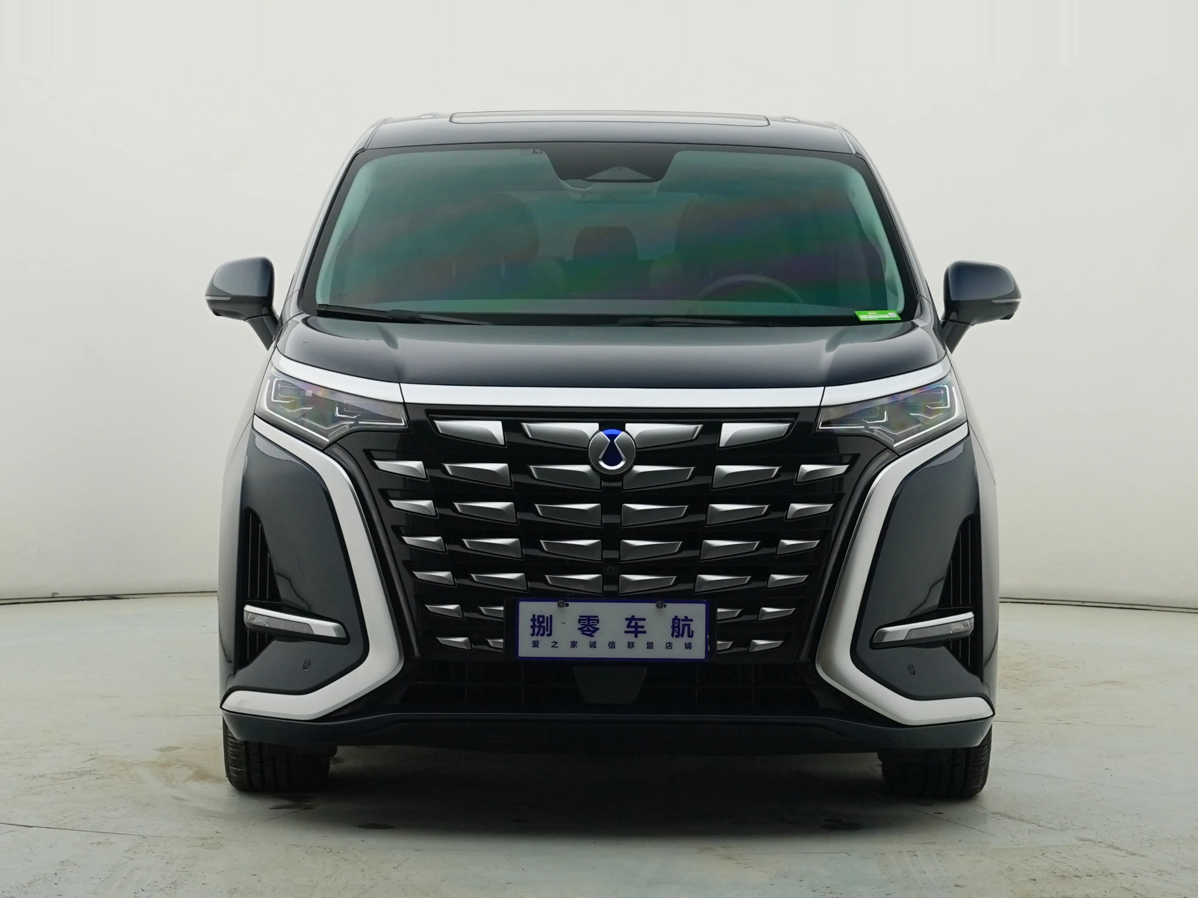 Denza D9 DM  из Китая