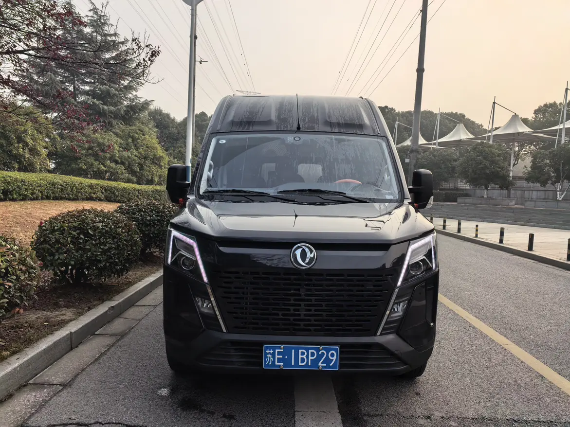 Dongfeng Yufeng  из Китая