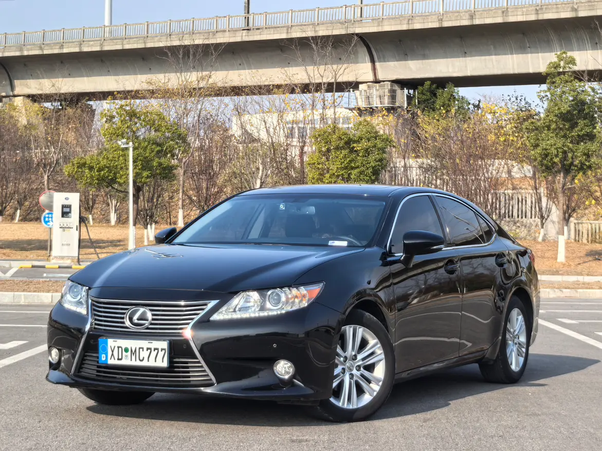 Lexus ES  из Китая