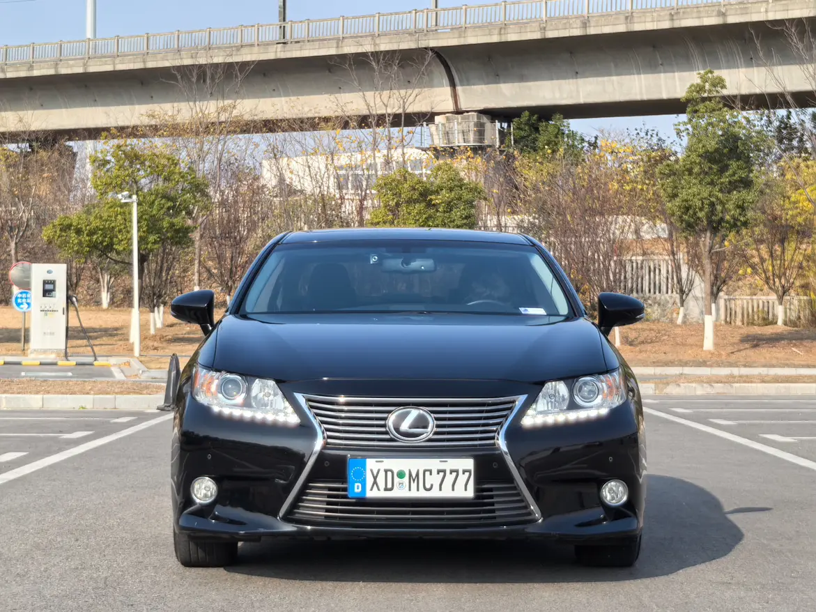 Lexus ES  из Китая