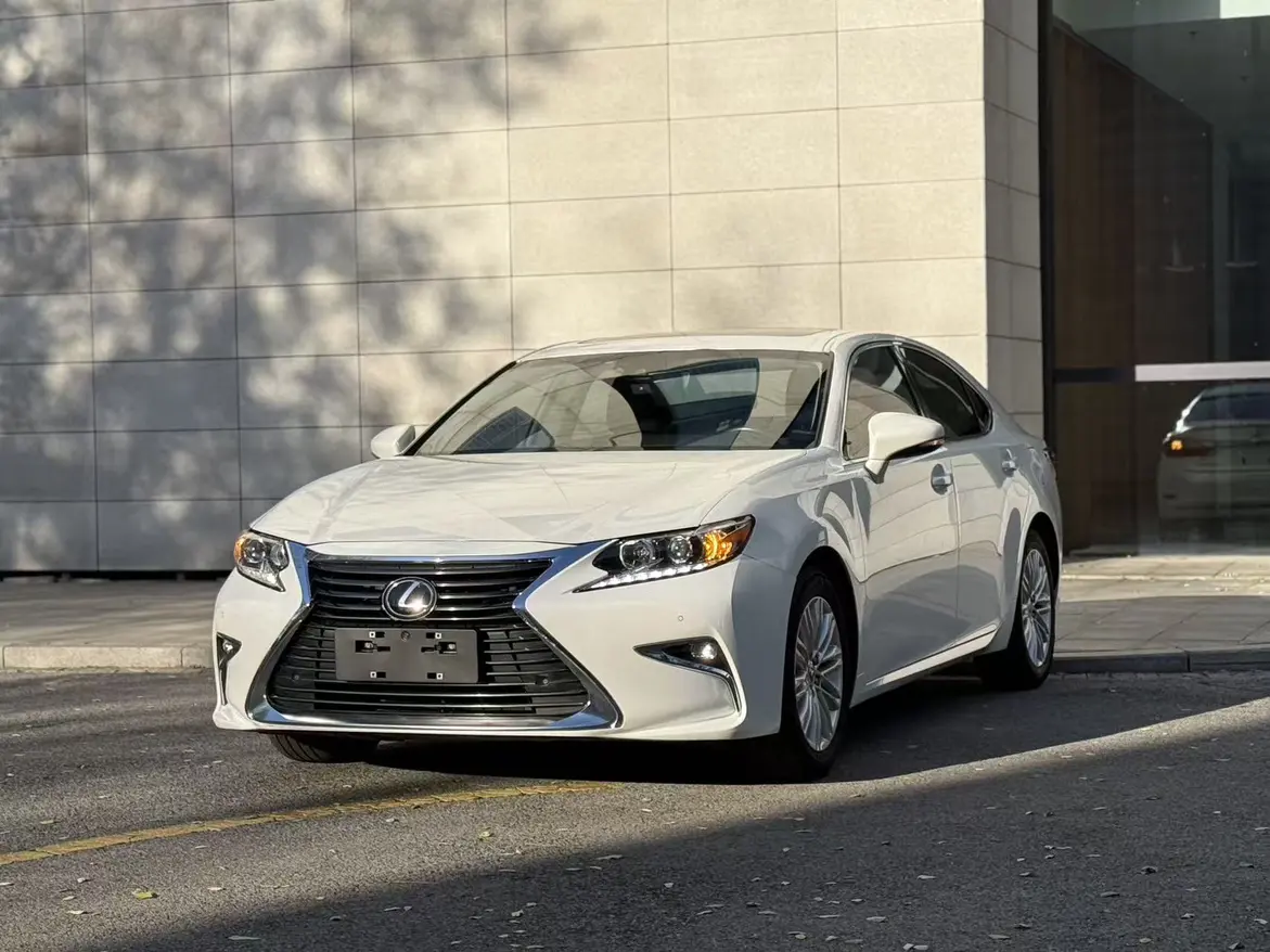 Lexus ES  из Китая