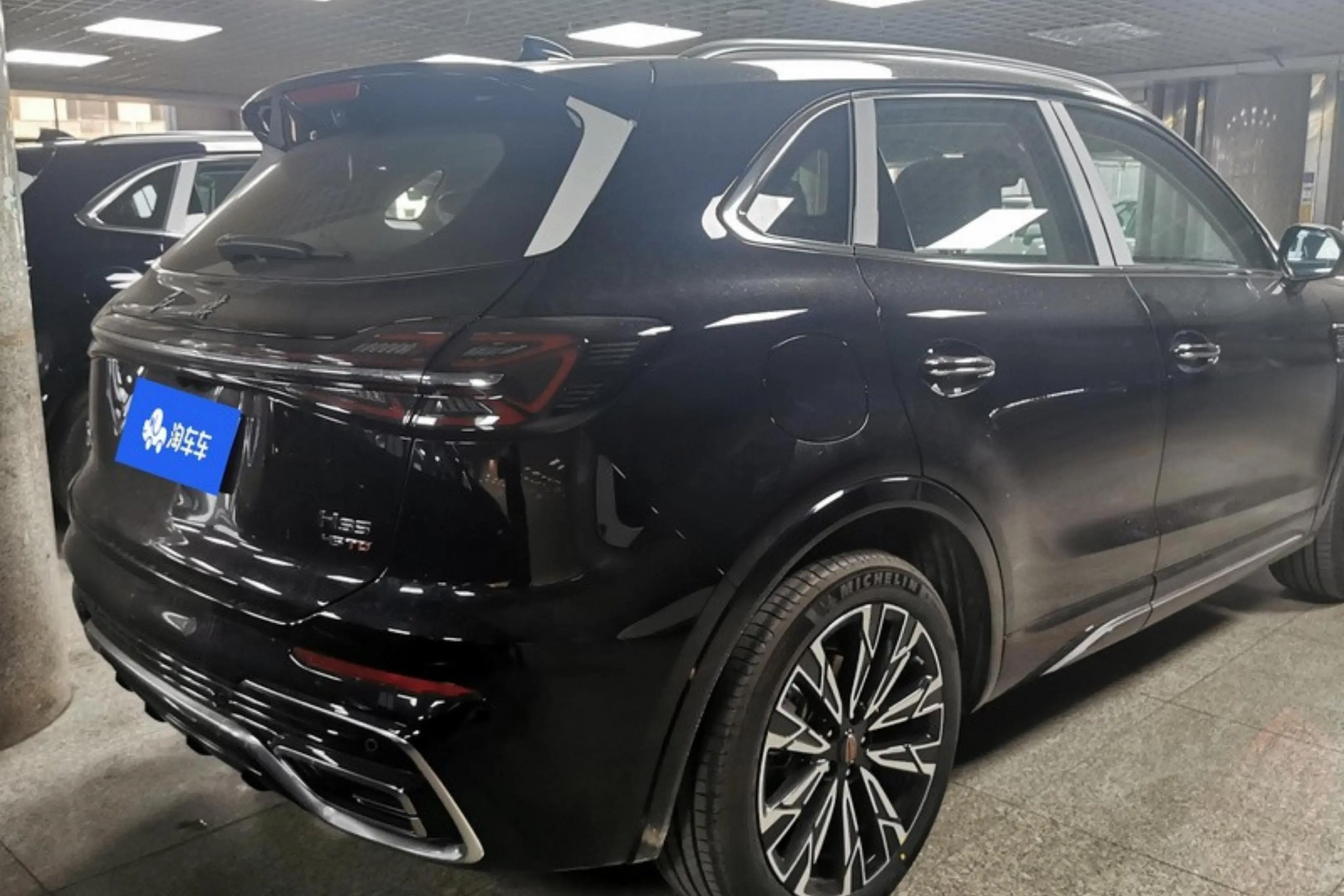 Hongqi HS5  из Китая