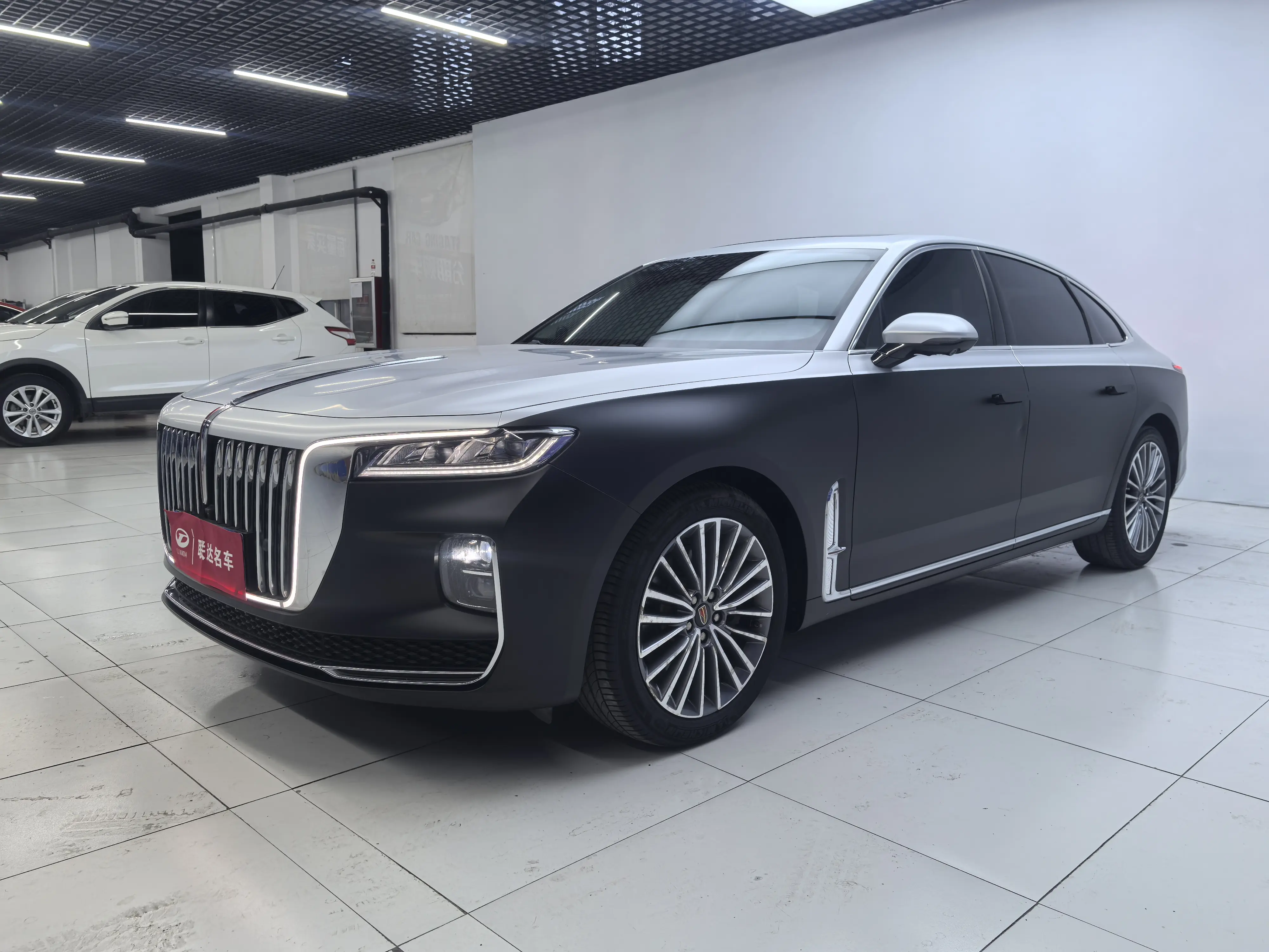 Hongqi H9  из Китая