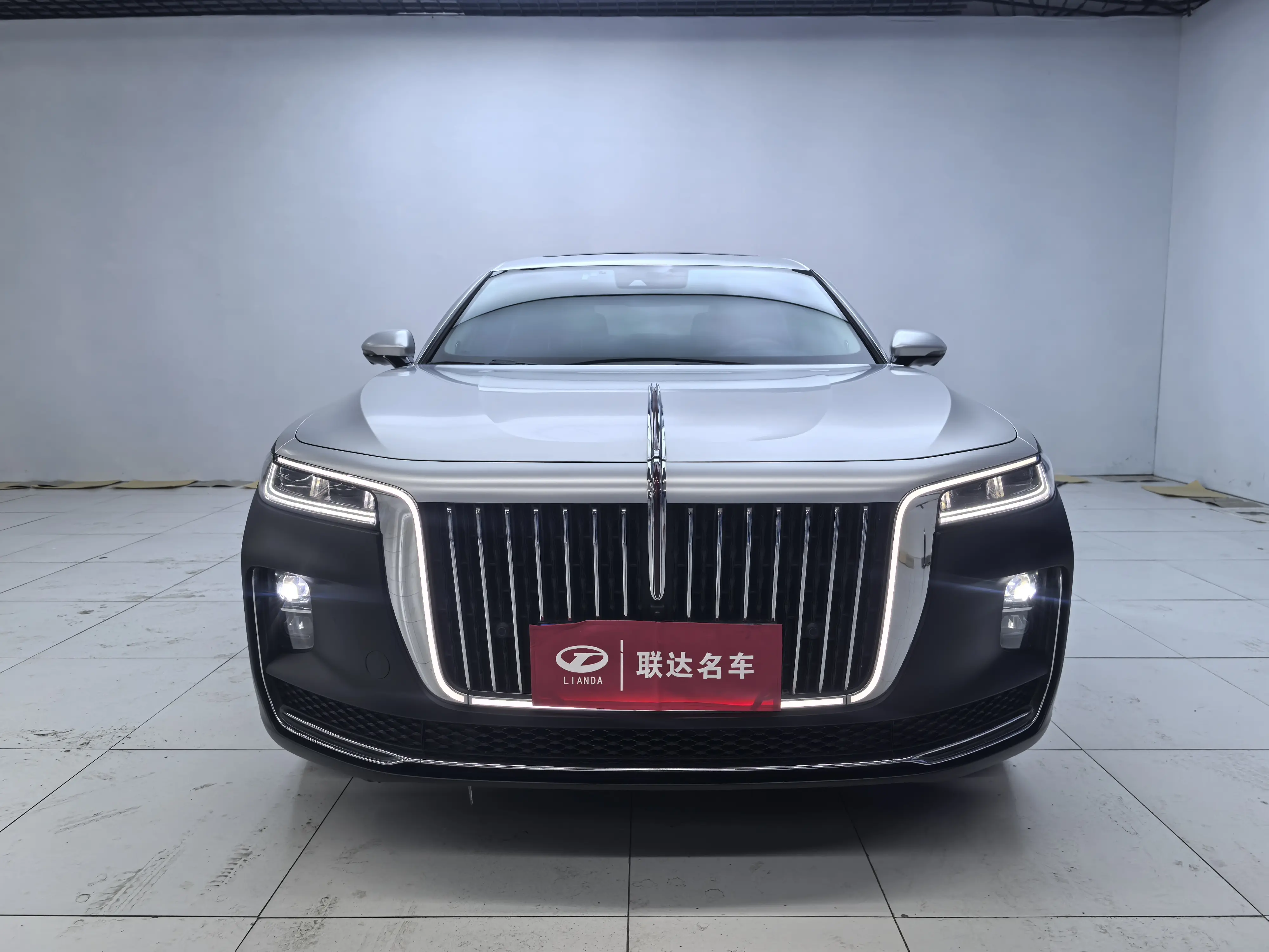 Hongqi H9  из Китая